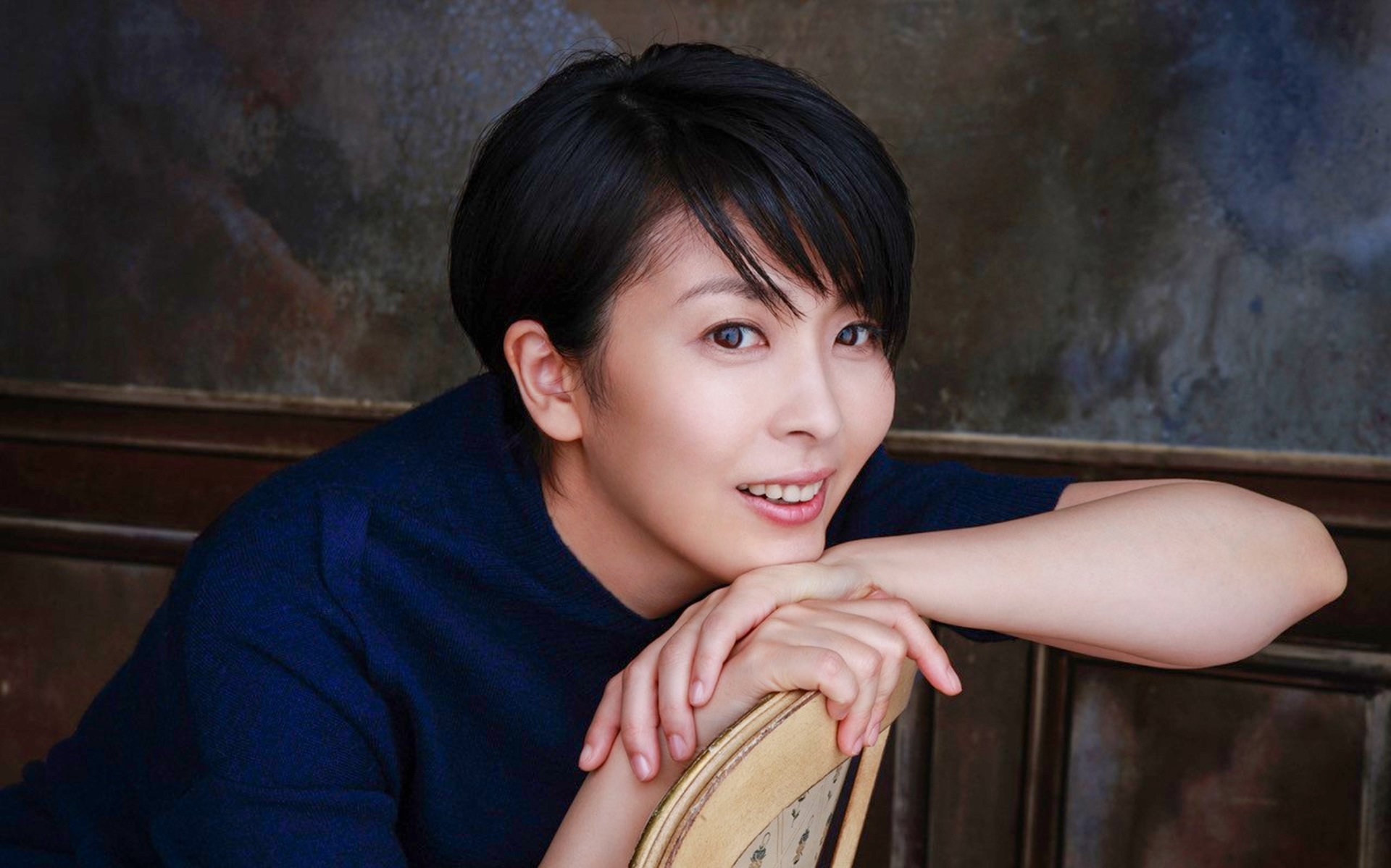 ナレーションはサクラのテレビCMに出演する松たか子さんが務めている