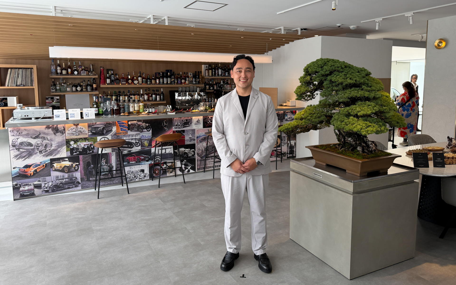 「トラッドマンズ・ボンサイ」の盆栽をアクセントに、こだわりのドリンクを楽しめる「PANAMERICANA BAR by MUSIUM」を展開