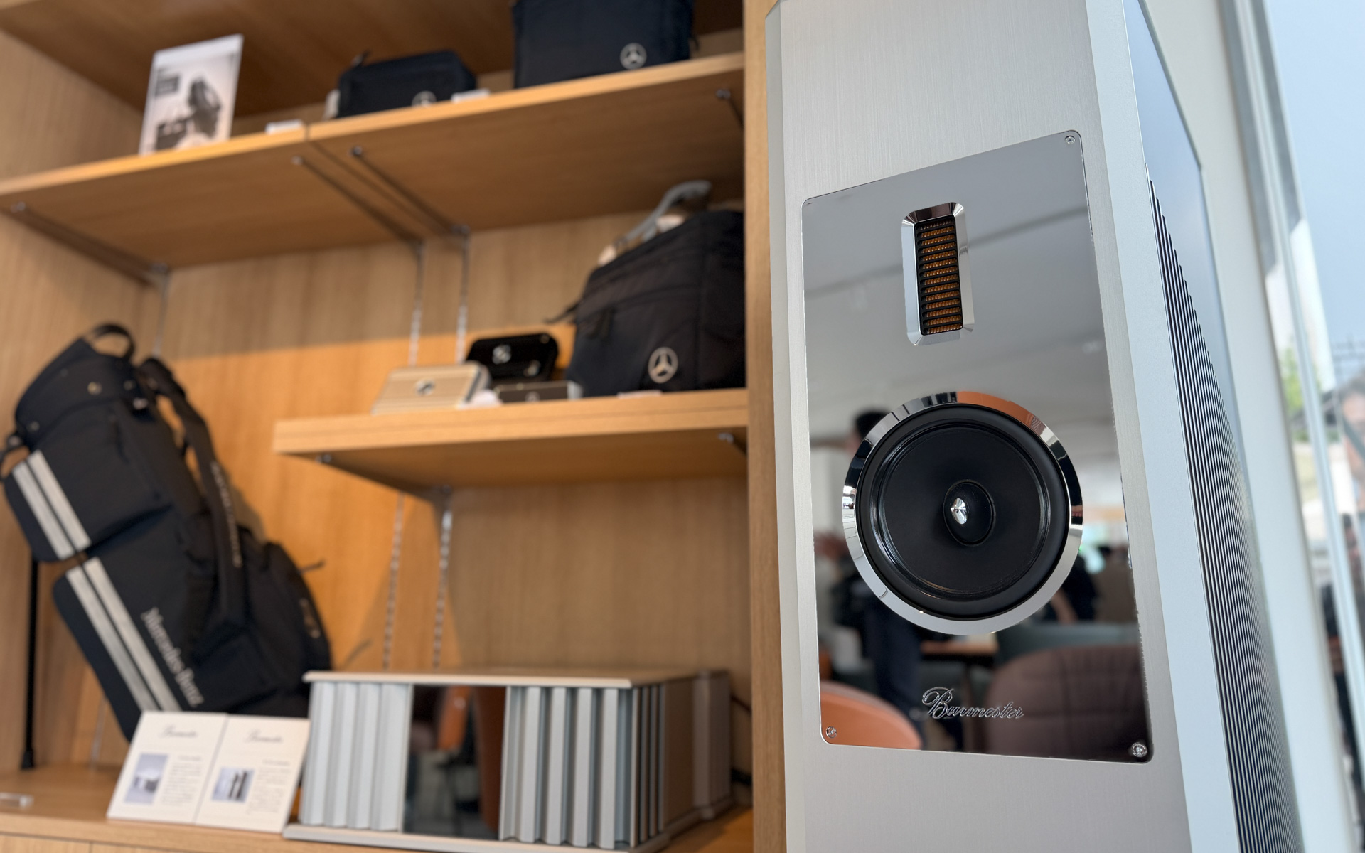 Burmester（ブルメスター）のサウンドシステムを採用
