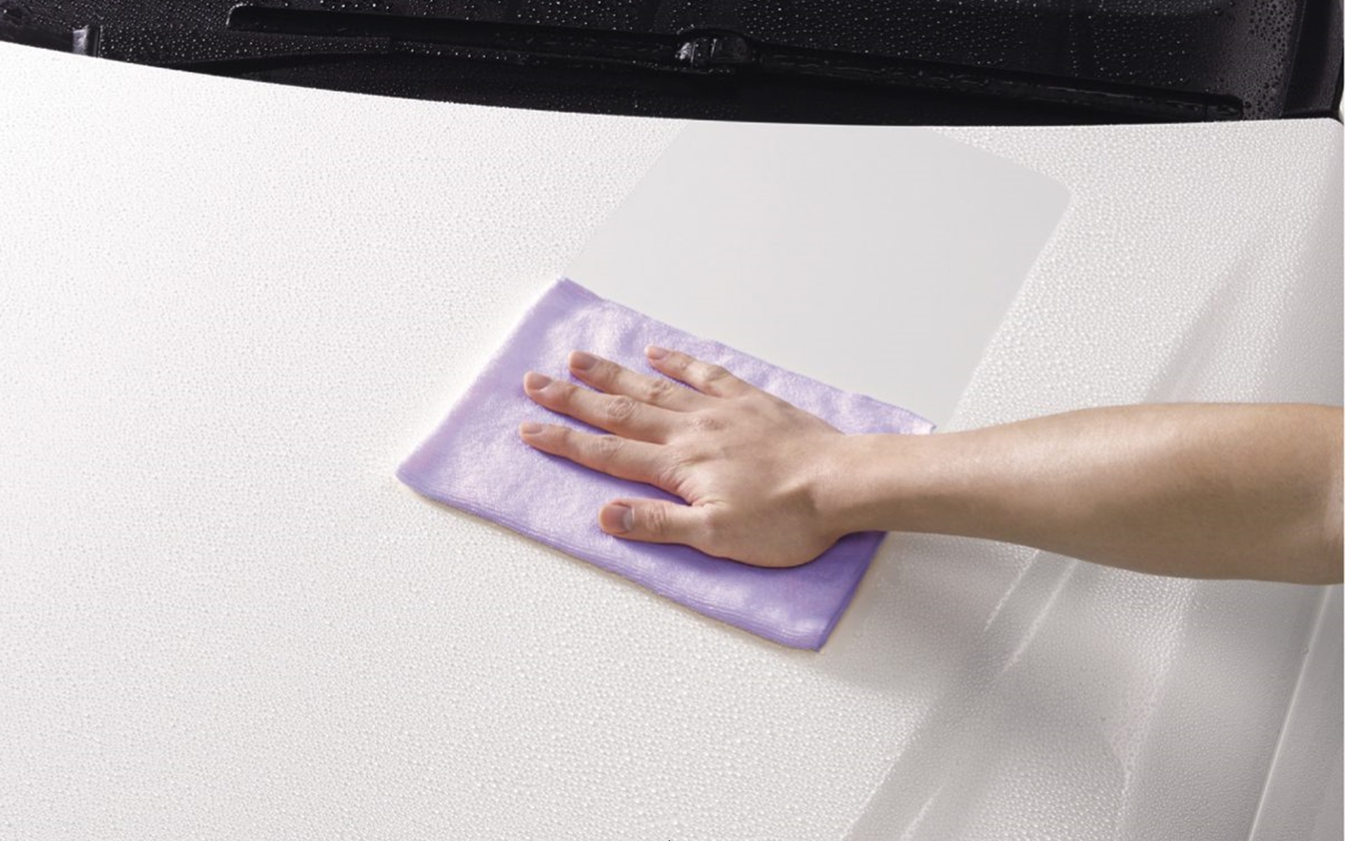 商品第1弾は洗車で必須となる拭き取り用吸水クロス