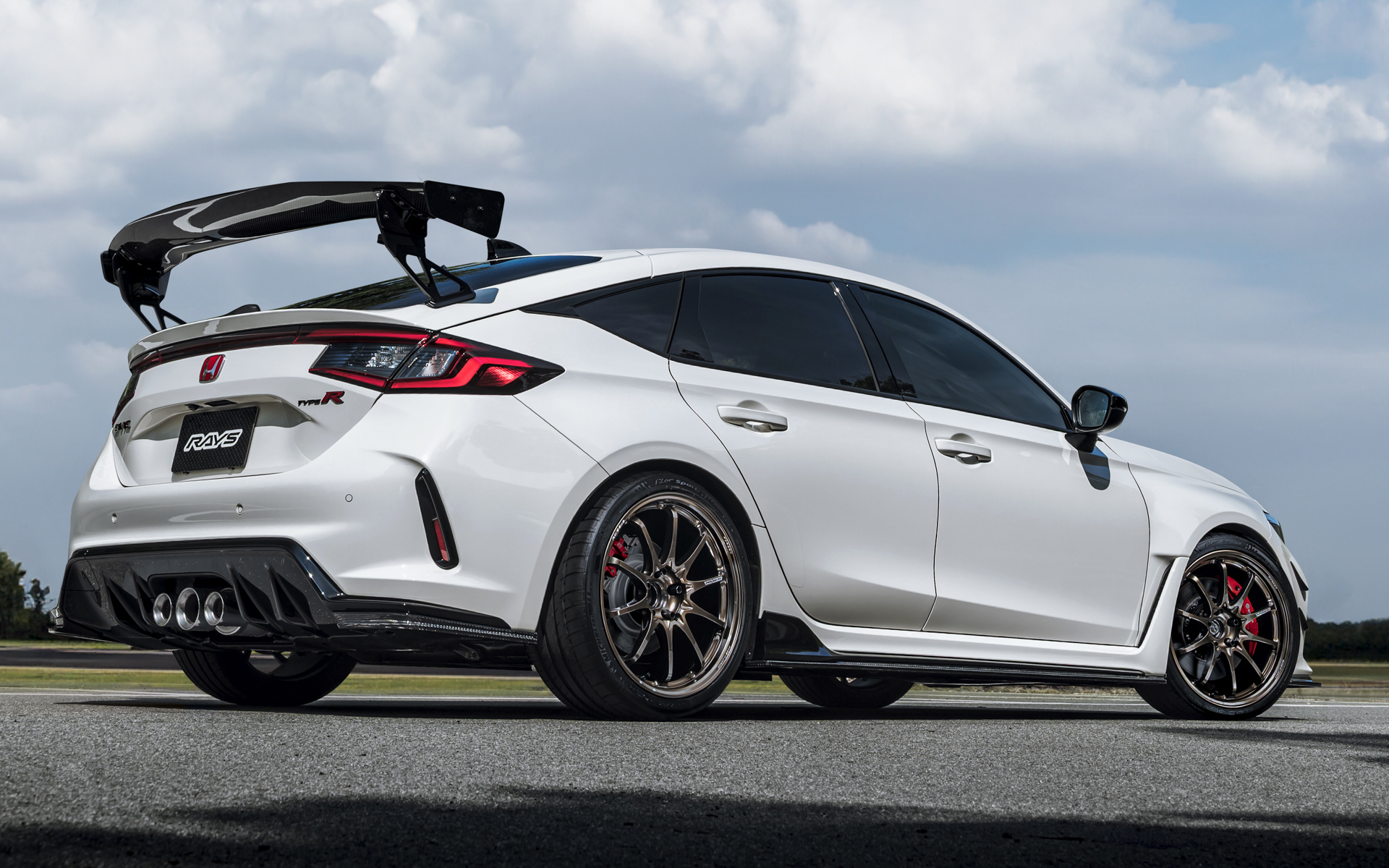 ボルクレーシング「CE28 N-plus」×ホンダ「シビックTYPE R（FL5）」