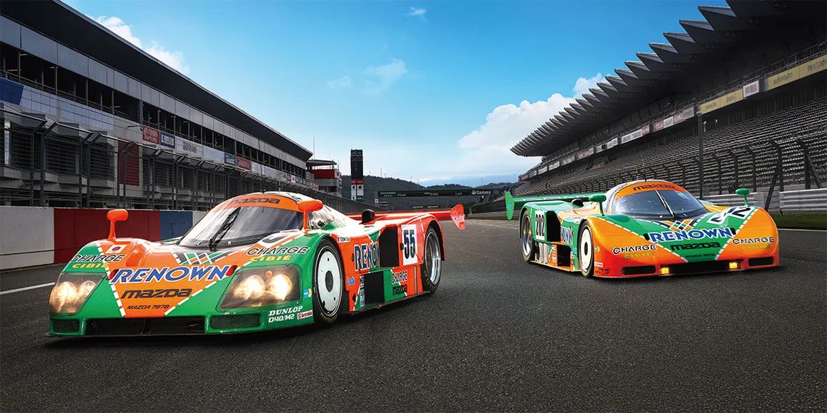 史上初となるチャージカラーのマツダ787B 2台が夢のデモンストレーション走行を披露