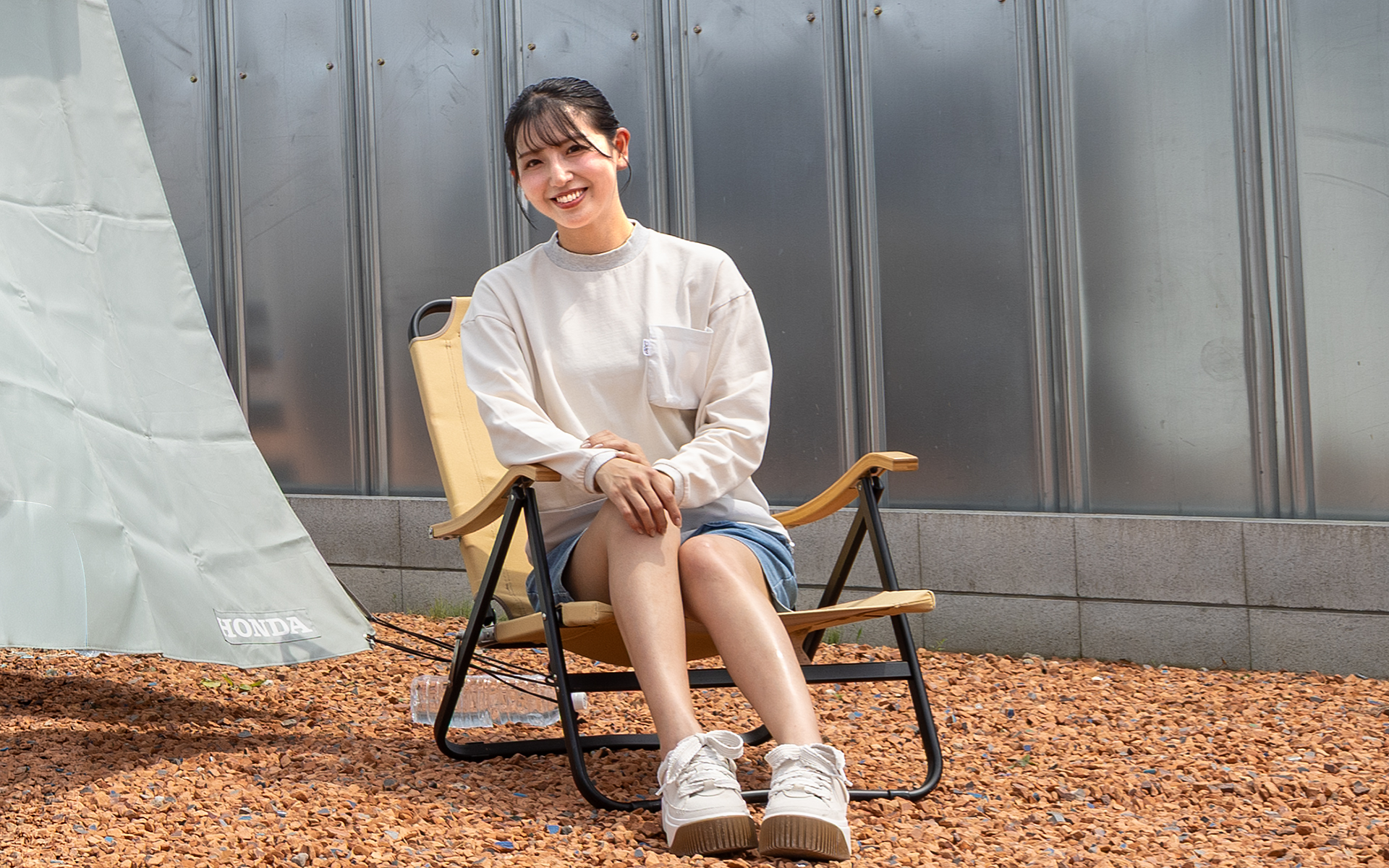 今回のモデルを務めてくれたのはModuloスマイルの池永百合さん。スーパーGT GT500 Modulo Nakajima Racingのレースアンバサダーを務めている