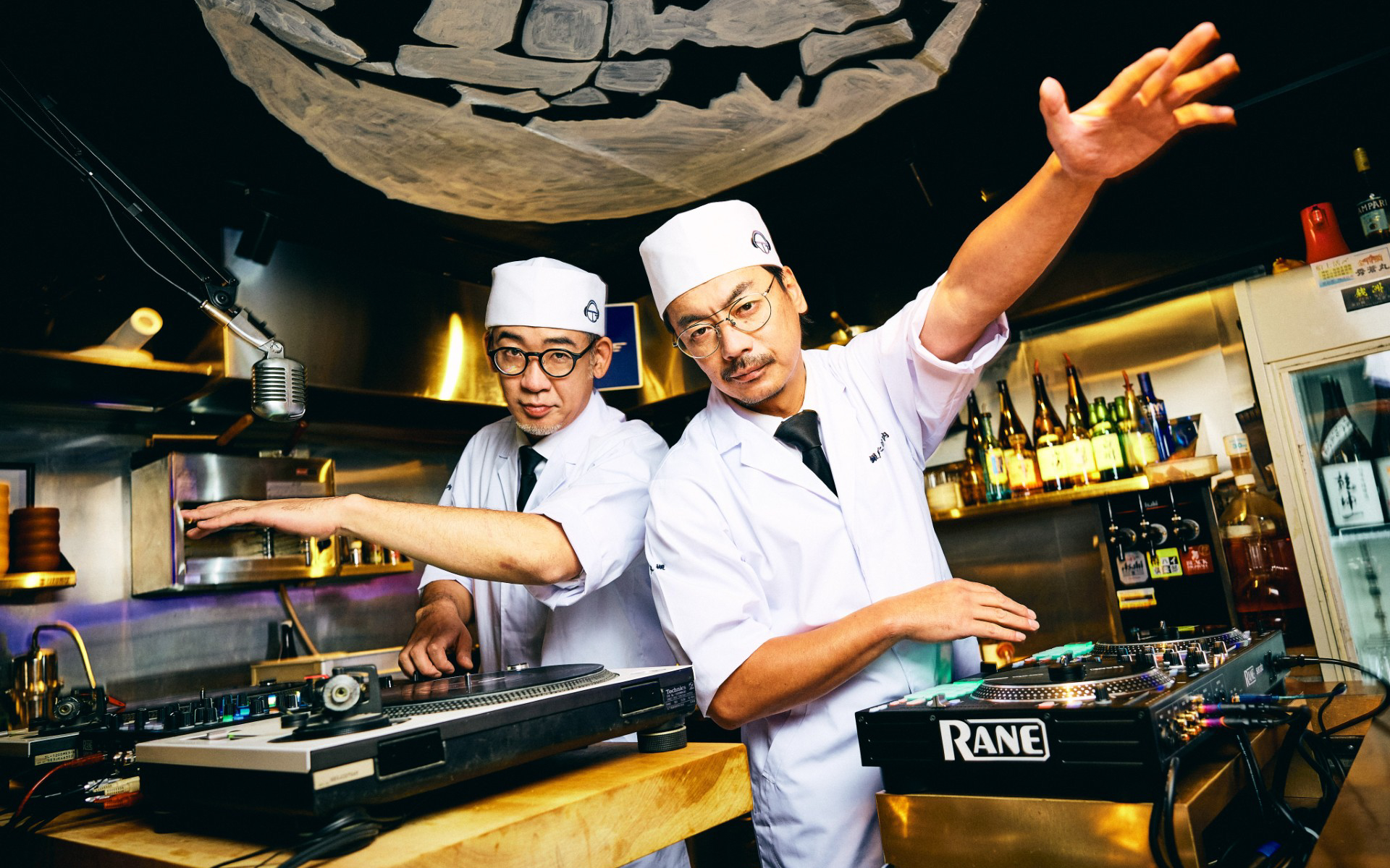 RIP SLYMEのメンバーDJ FUMIYAとSUからなる音楽割烹料理人集団「銀座たけ内」