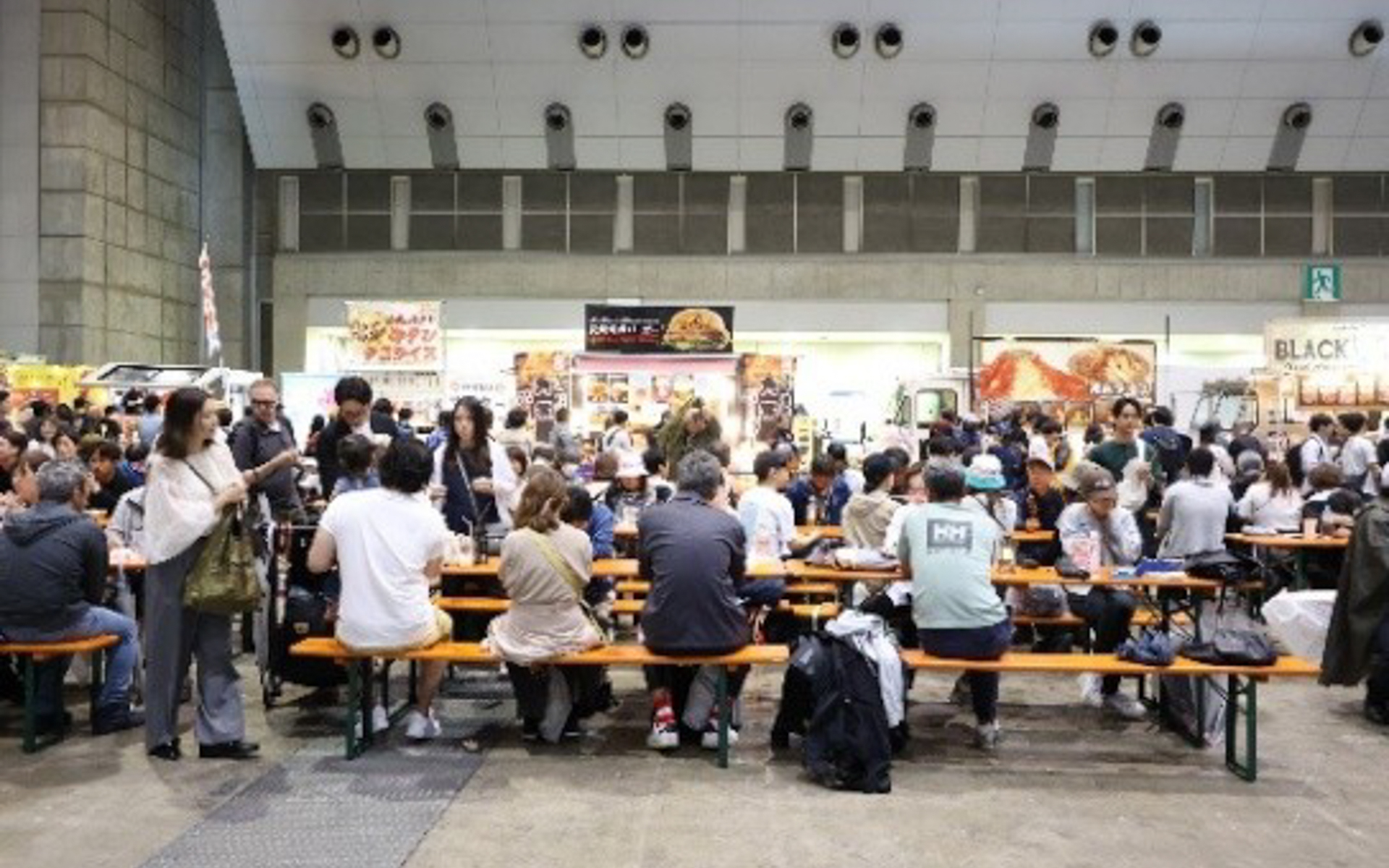 さまざまなグルメを味わえる
