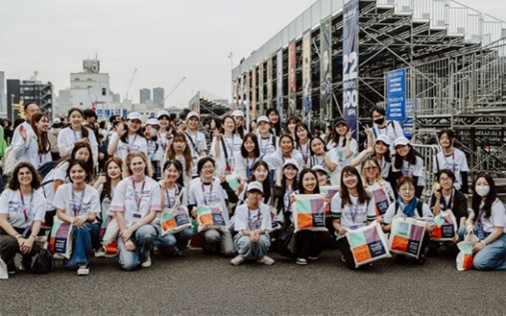 モータースポーツと女性の関わりを深めるための活動