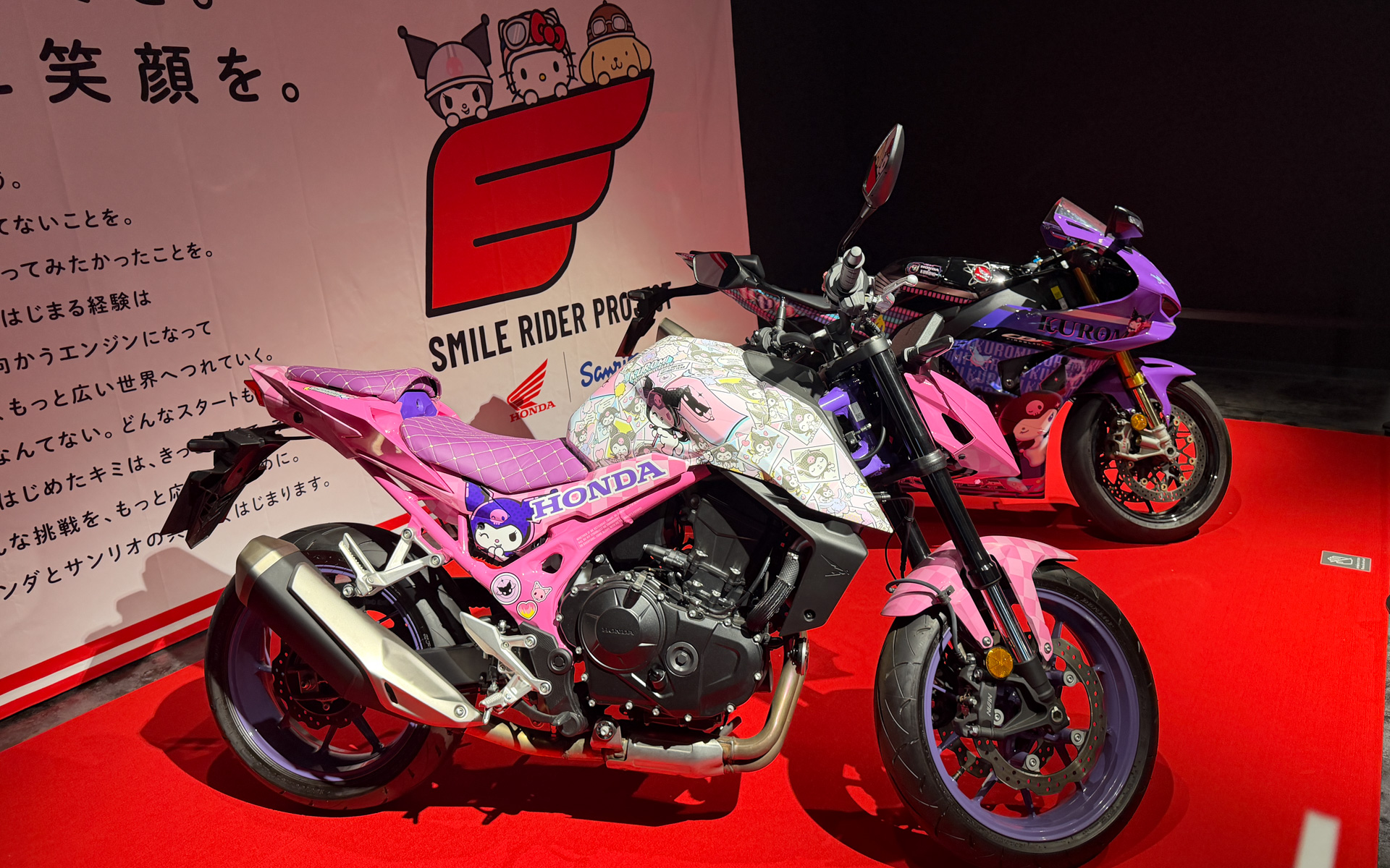 これまでのサンリオとホンダのコラボ車両が展示される「Honda RACING Gallery」
