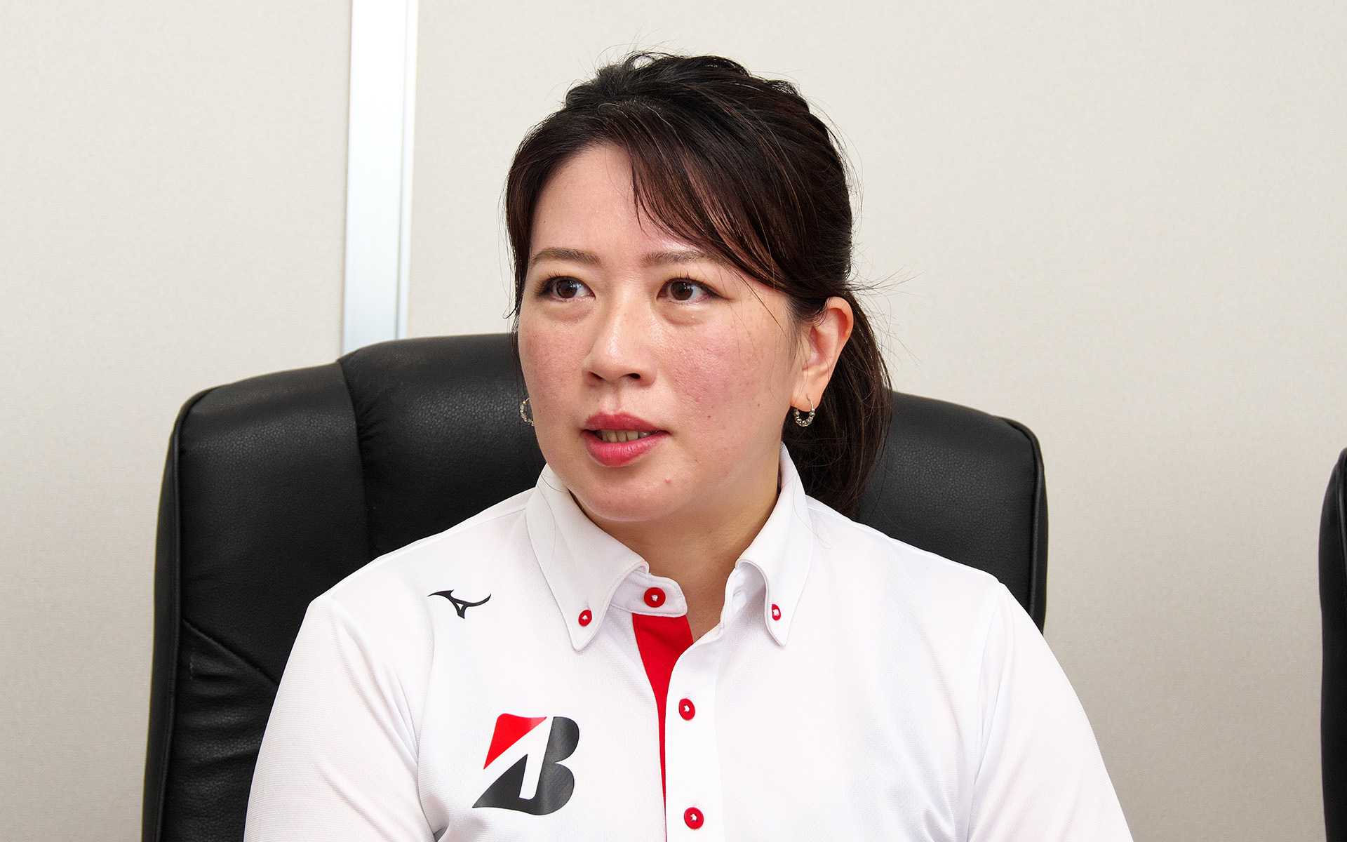 鈴鹿8耐をはじめとするレース現場のハンドリングを担う株式会社ブリヂストン 国内モータースポーツオペレーション部の栃元奈月氏
