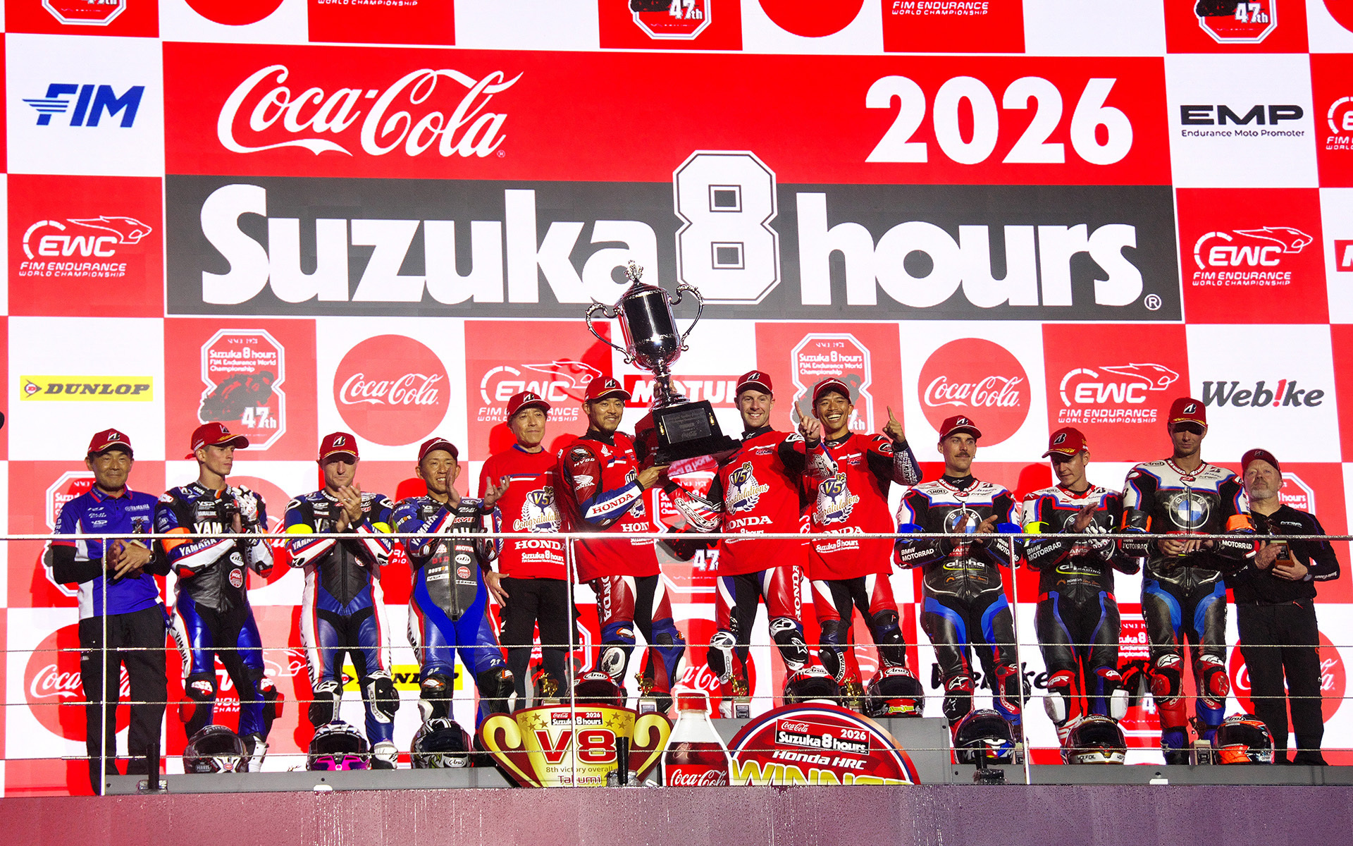 鈴鹿8耐の表彰台