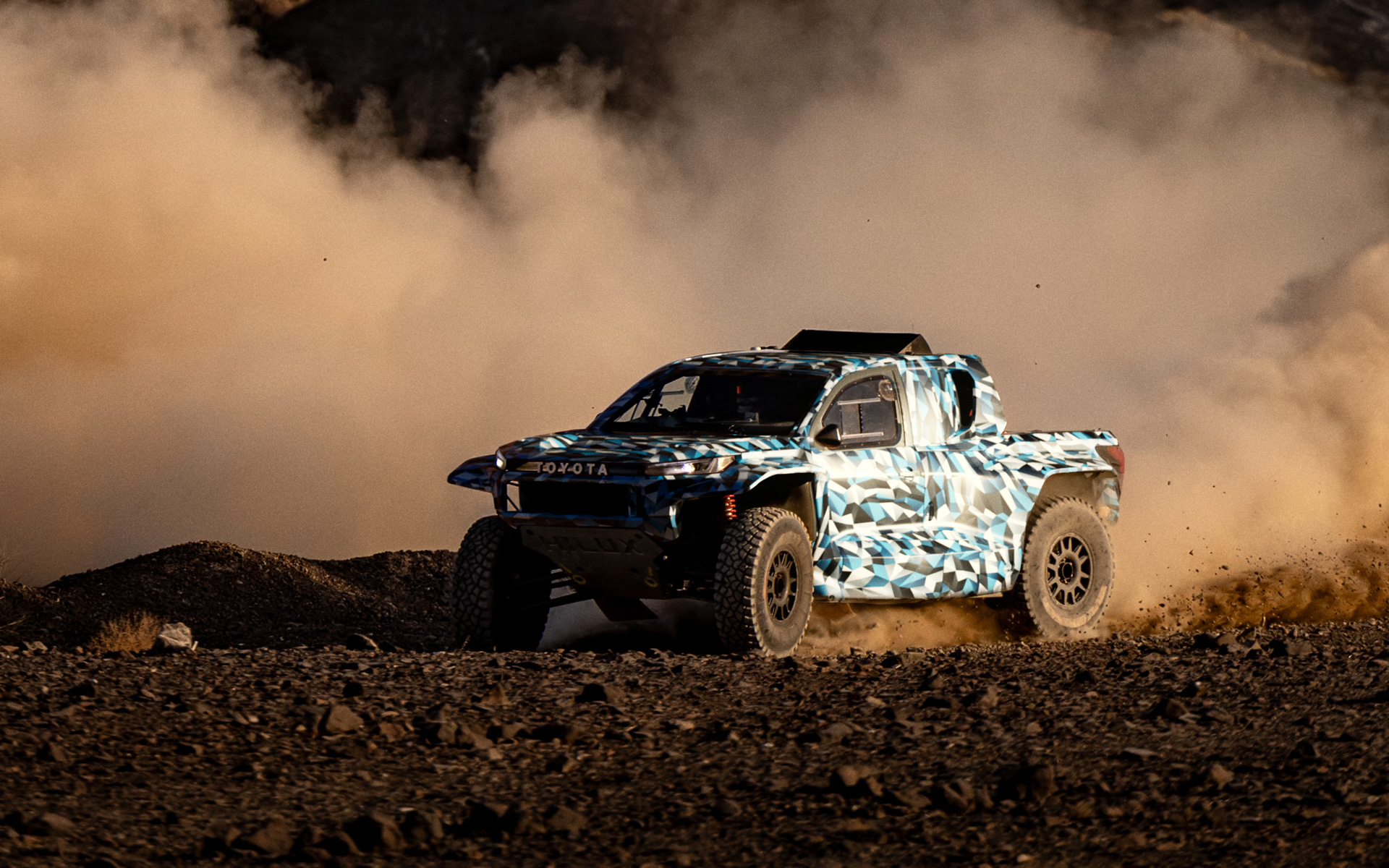 2027年のダカールラリー「Dakar Future Mission 1000」カテゴリーに参戦する「DKR GR FC Hilux」