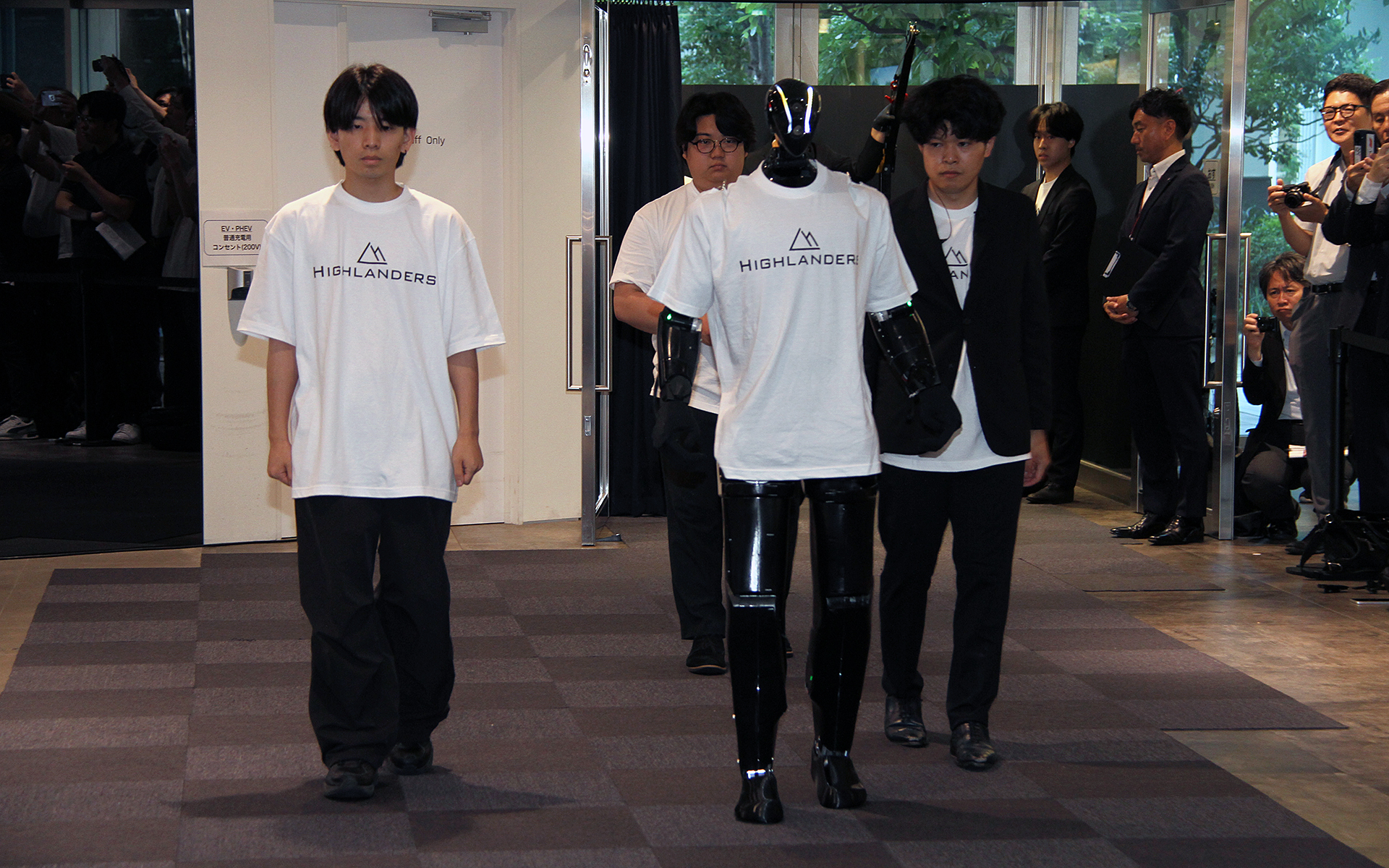 ヒューマノイドロボット「N」
