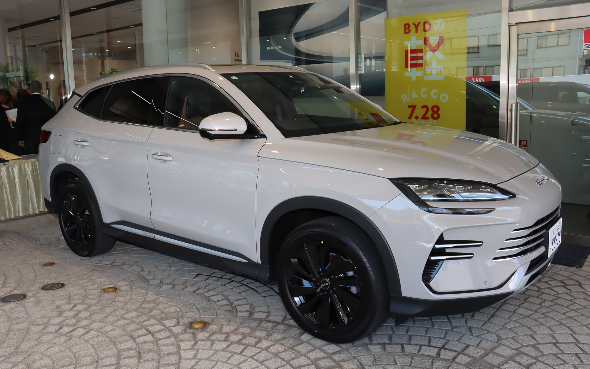 ショールームにはBYDのPHEV「シーライオン 6」などのラインアップモデル5台を常設展示する