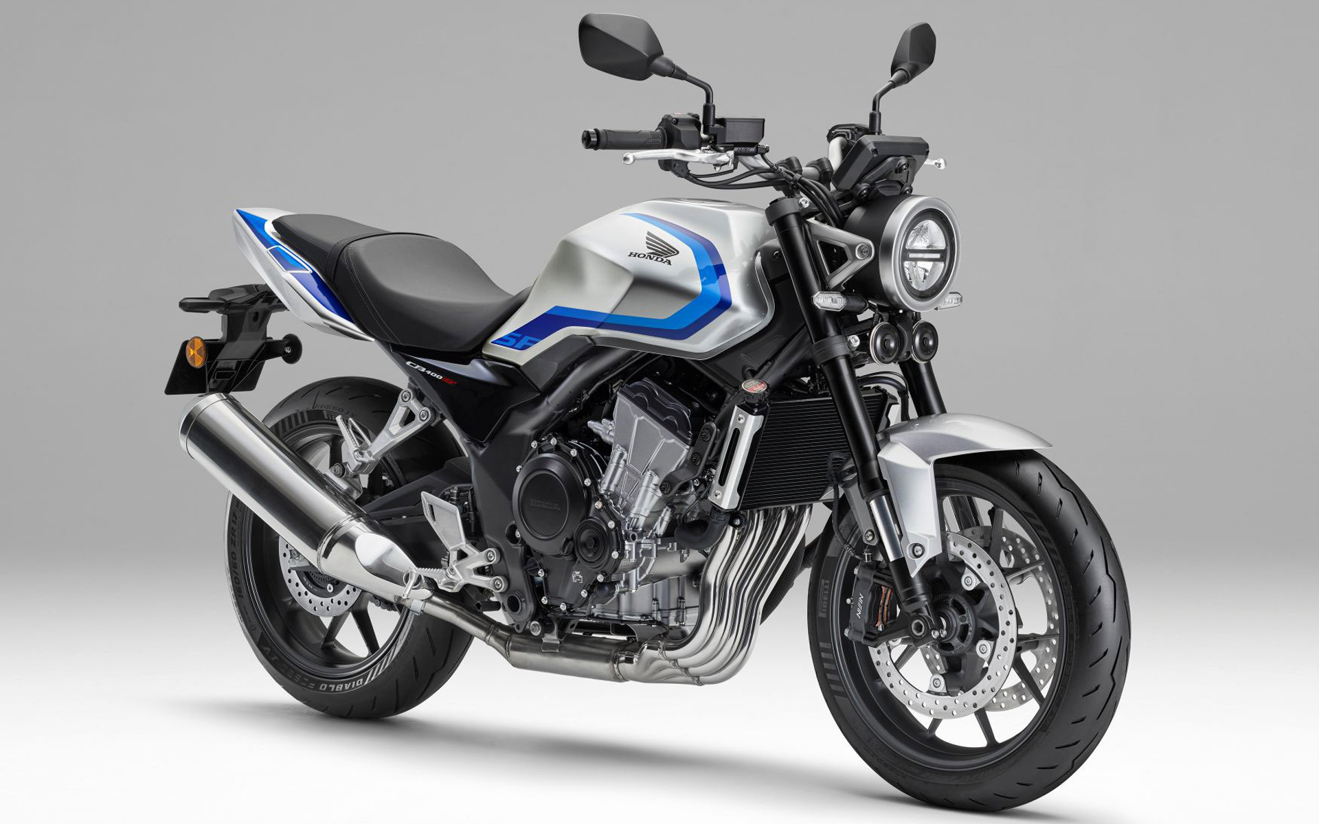 CB400 SUPER FOUR E-Clutch（ウルフシルバーメタリック）
