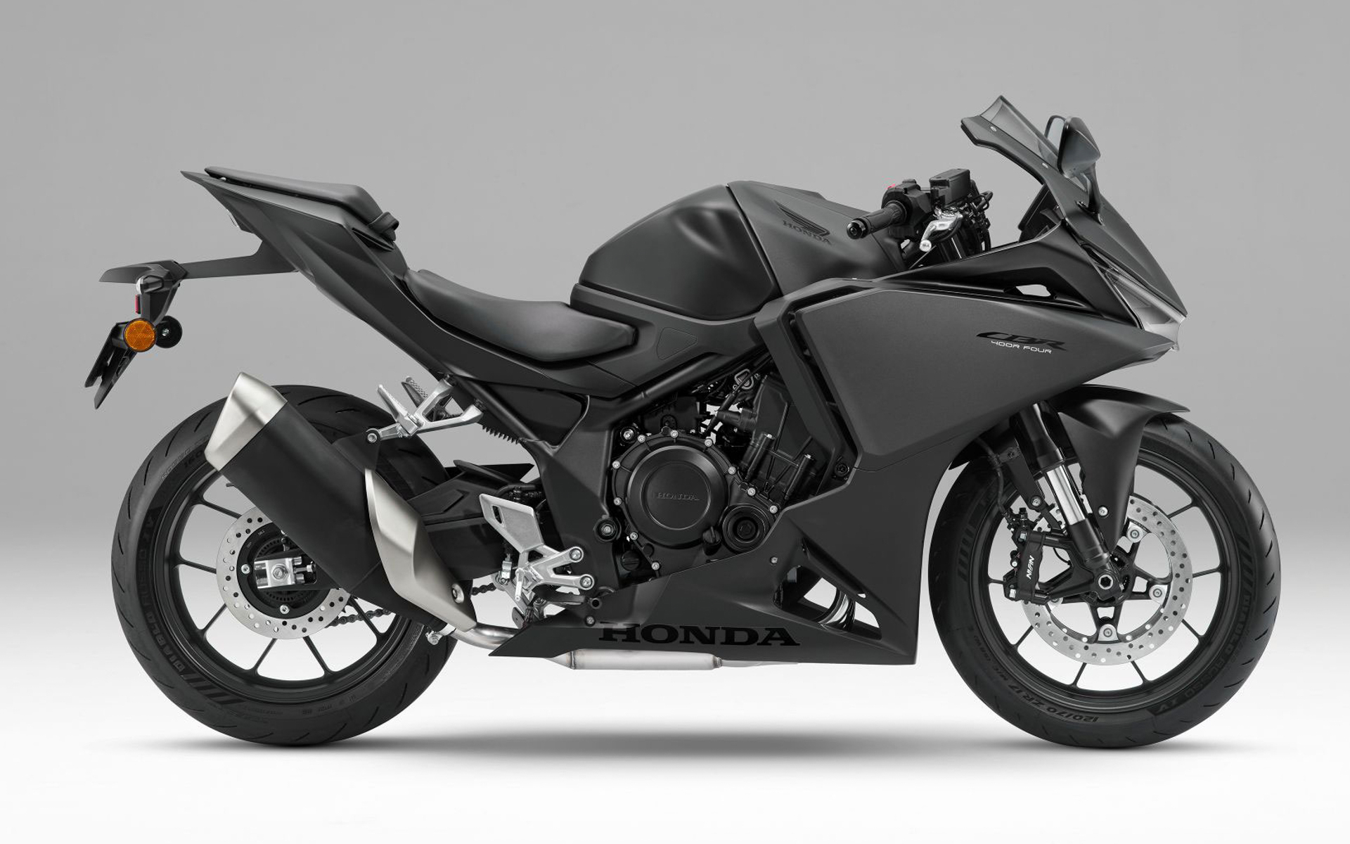 CBR400R FOUR E-Clutch（マットバリスティックブラックメタリック）