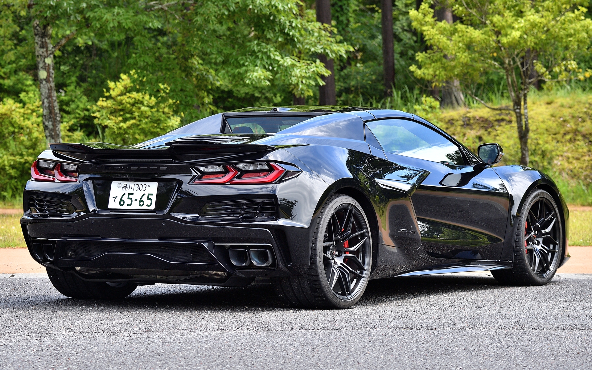ボディサイズは4685×2025×1225mm（全長×全幅×全高）、ホイールベースは2725mm、車両重量は1740kg