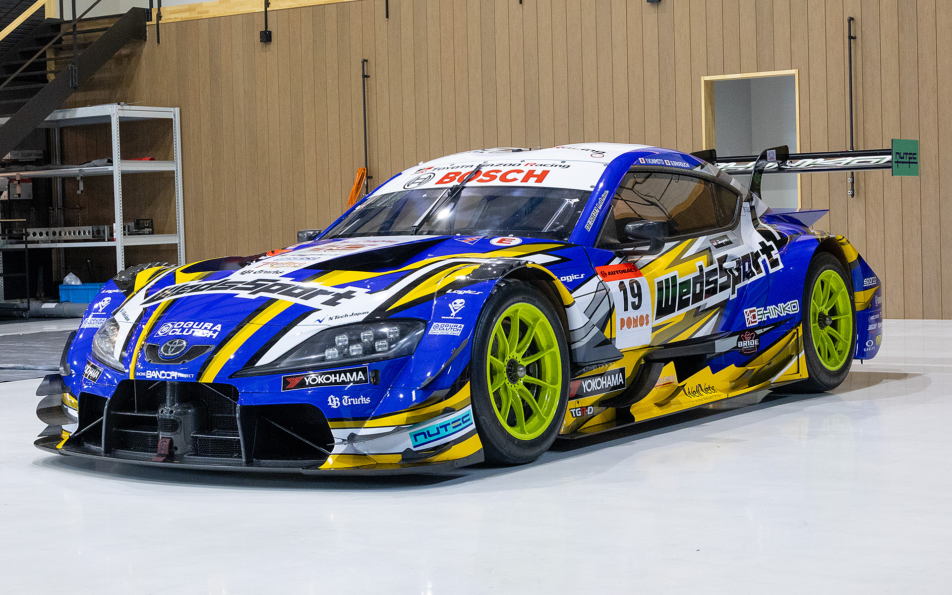 WedsSport BANDOH GR Supra。ドライバーは国本雄資選手と阪口晴南選手