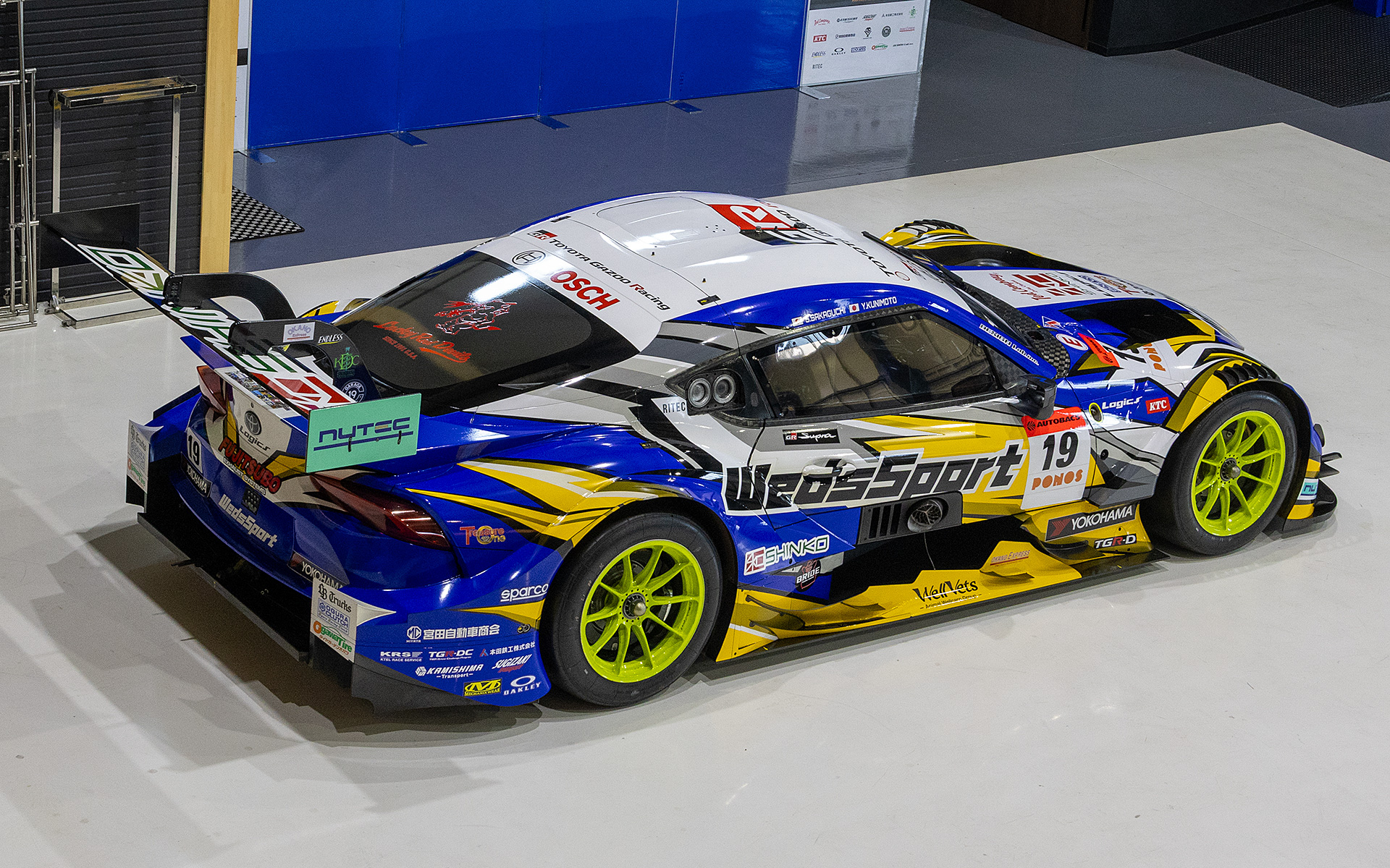 カーナンバーは19。今期のGT500では唯一、ヨコハマタイヤを使用する