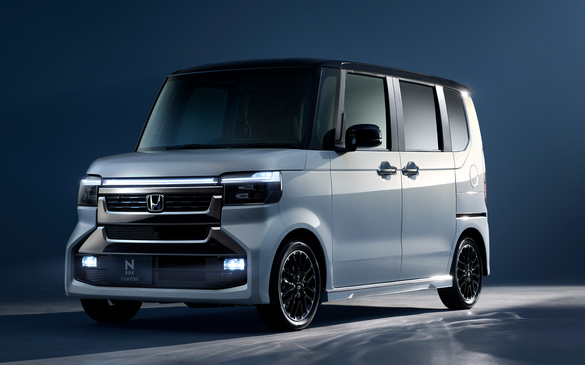 N-BOX カスタムフロントビュー