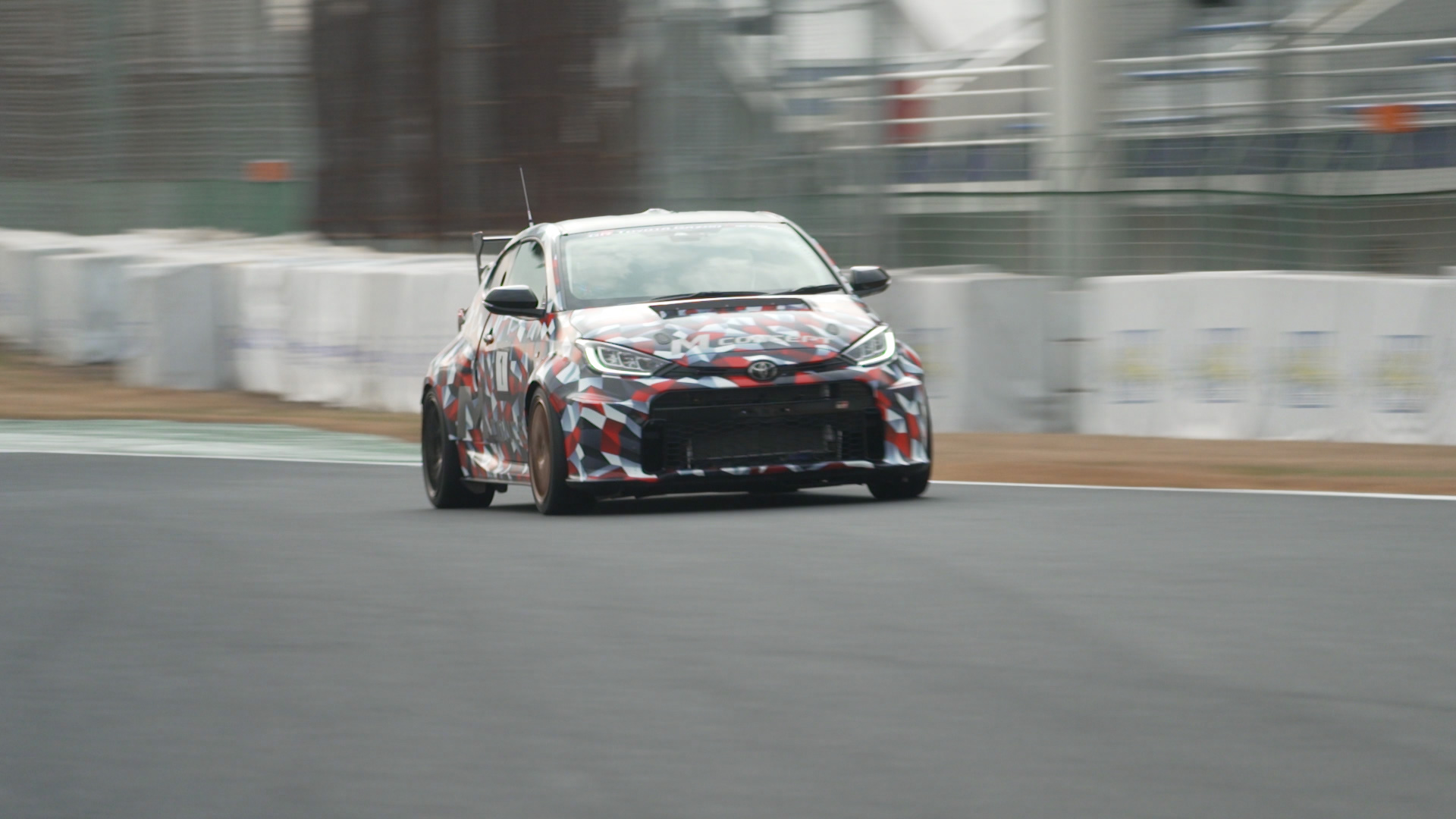 開発中の車両