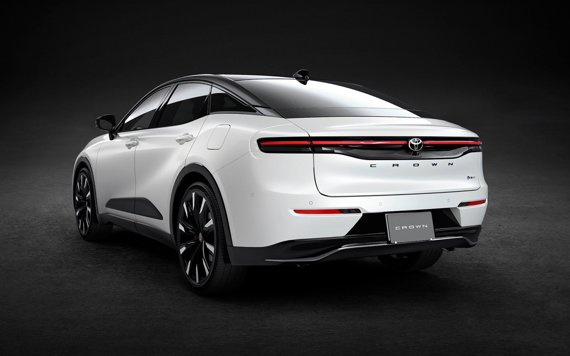 新型「クラウン（クロスオーバー）」