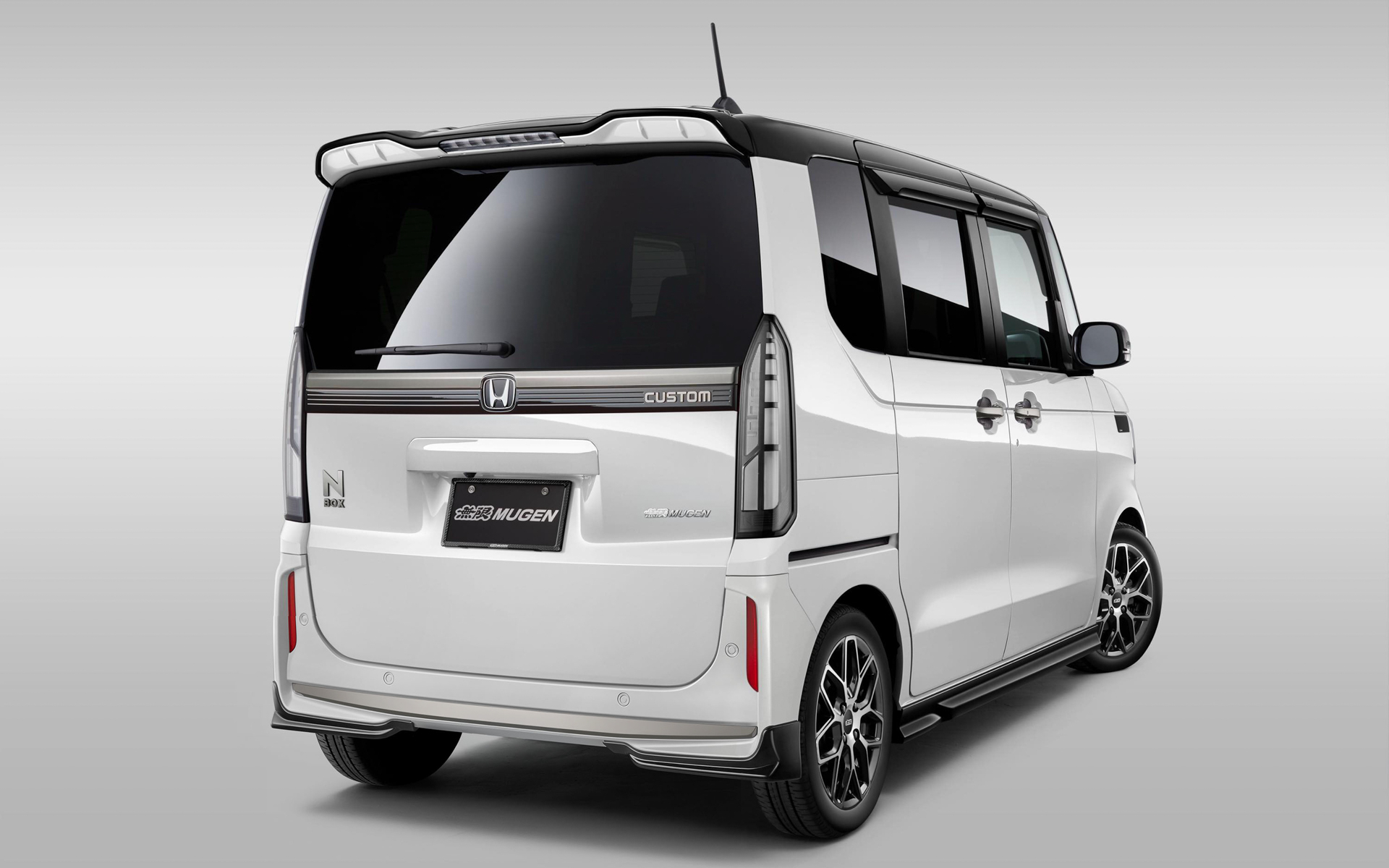 N-BOXカスタム無限パーツ「Aerodynamics for N-BOX CUSTOM」の装着イメージ