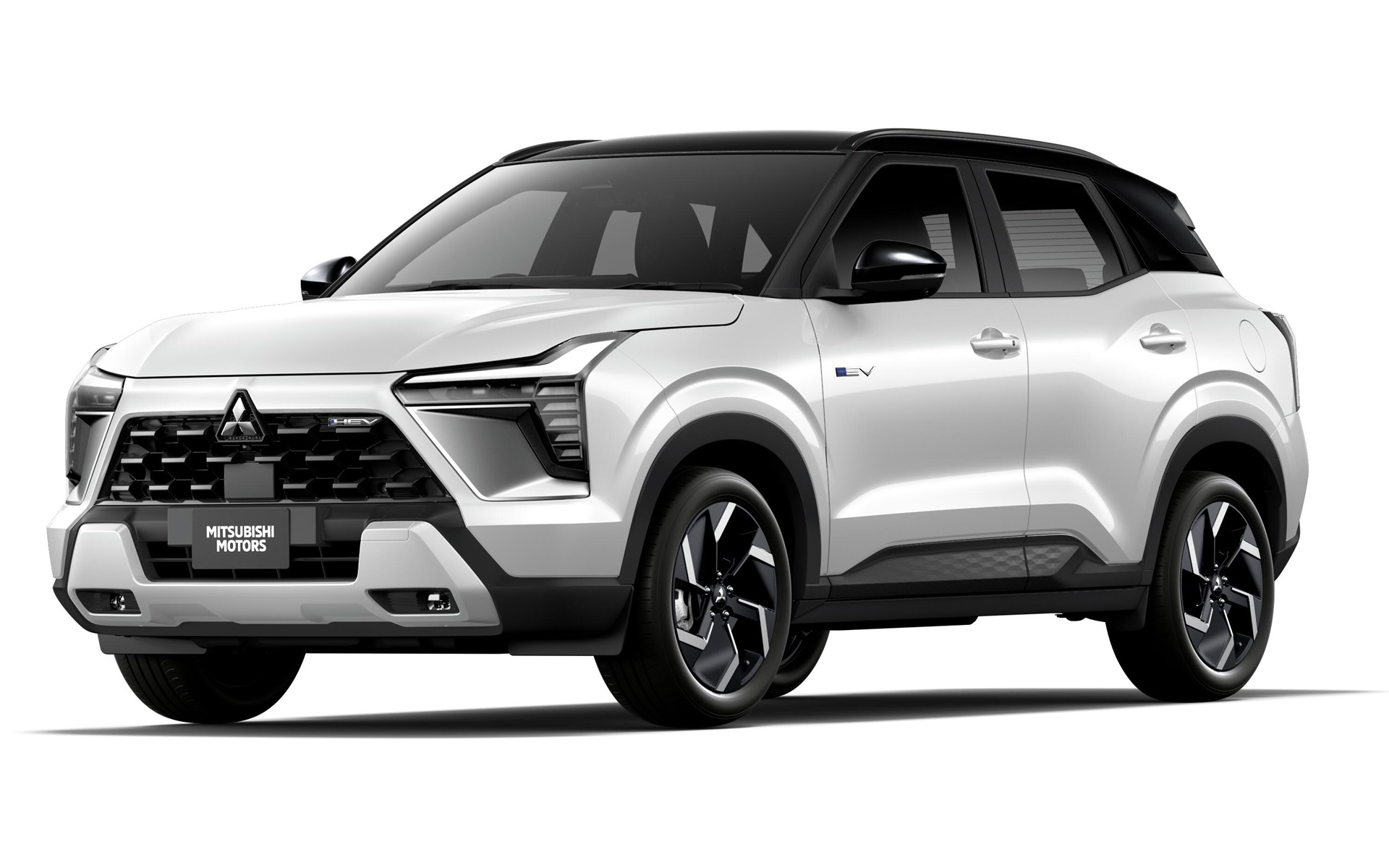 三菱自動車のコンパクトSUV「エクスフォース」