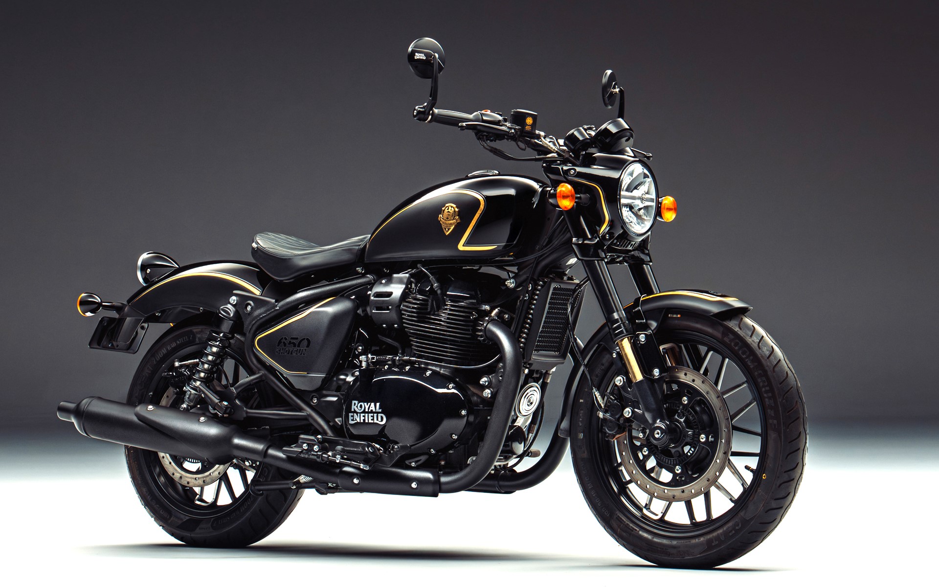 ロイヤルエンフィールドが新型「ショットガン650×ラフクラフツエディション」の期間限定受注を開始している
