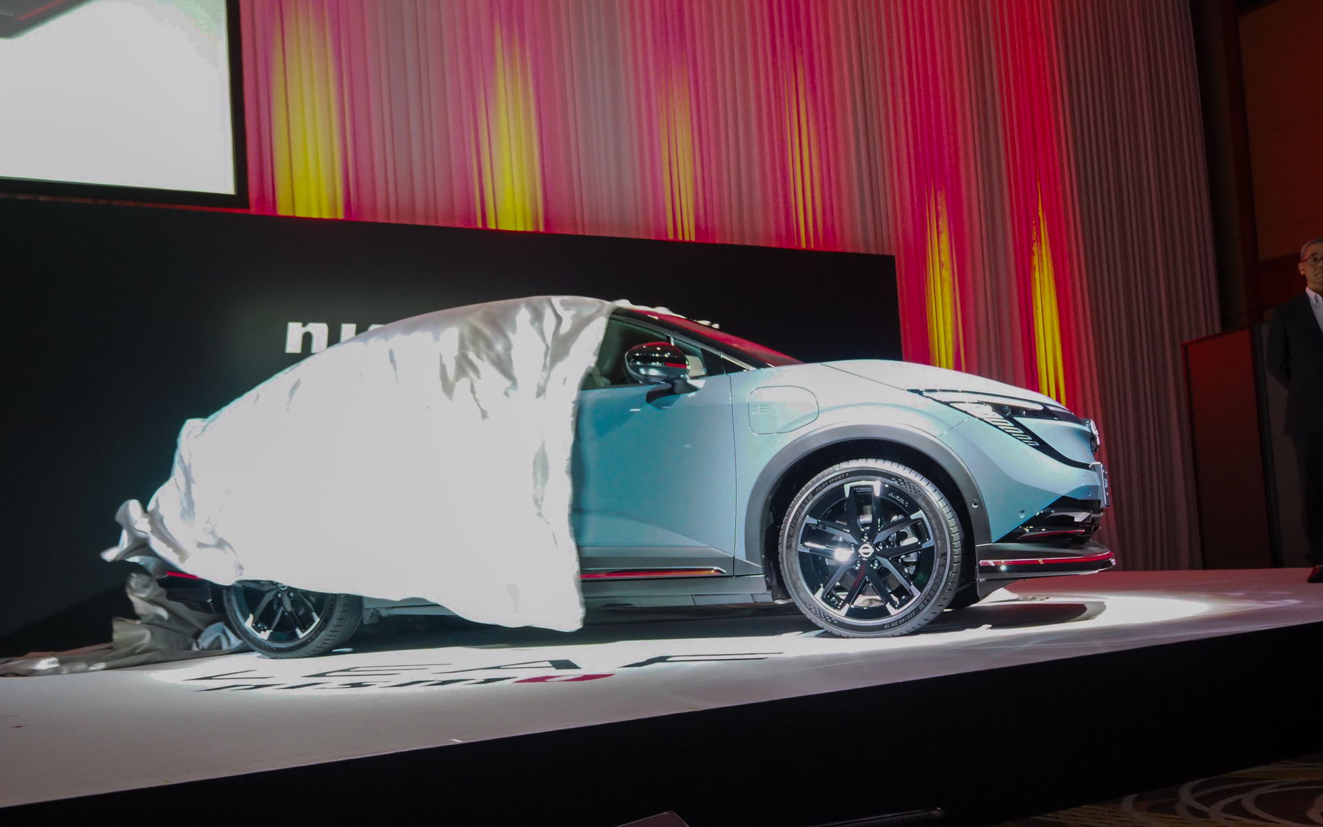 アンベールされた新型「リーフNISMO」