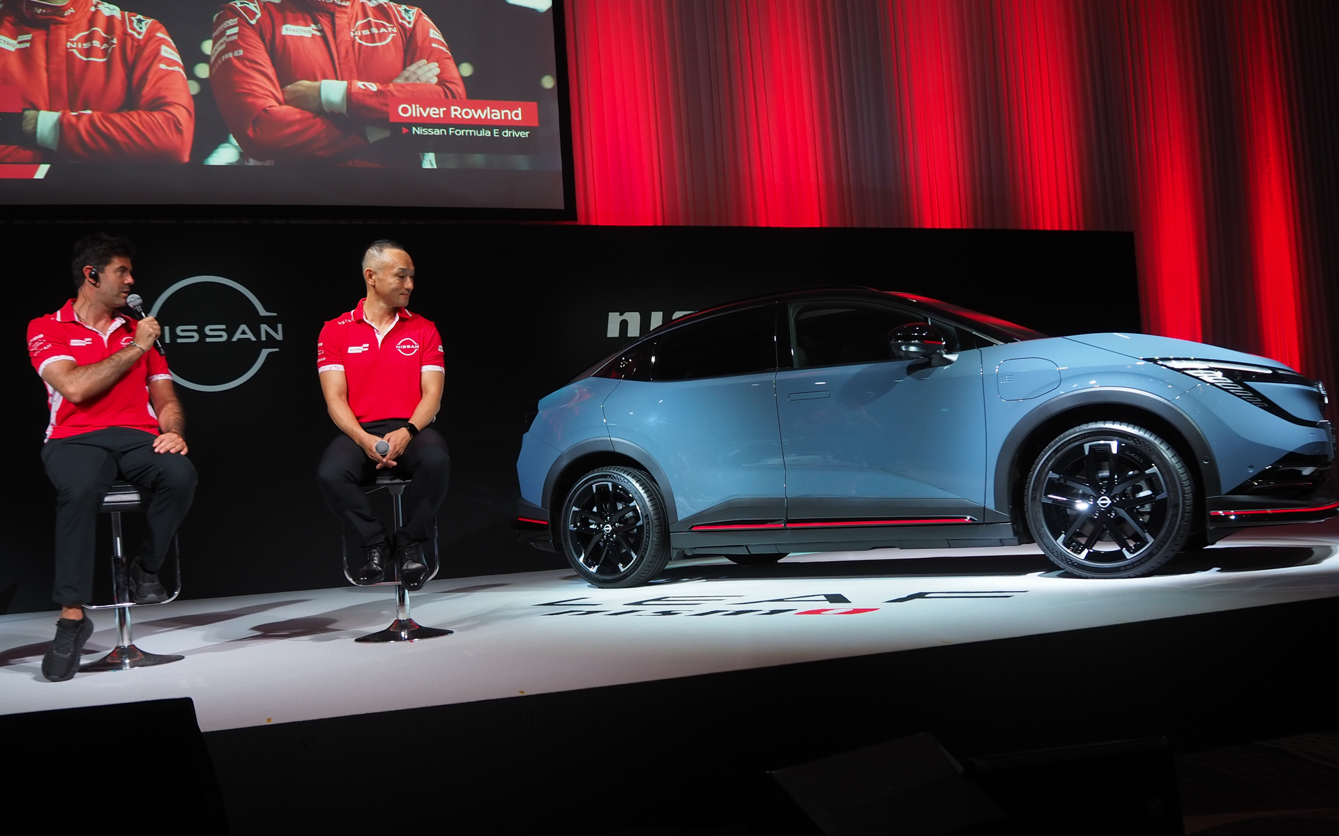 新型リーフNISMOについてコメントをするナトー選手