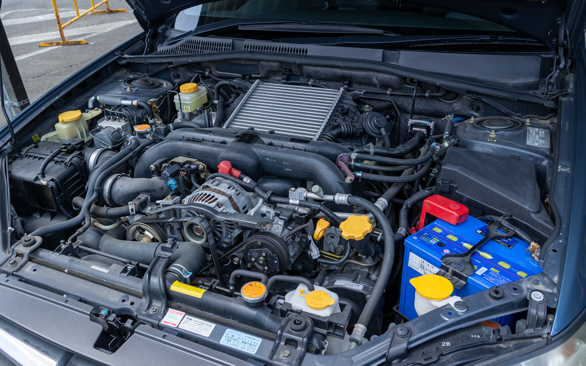エンジンは空冷式インタークーラーを備えた、ツインスクロール式シングルターボのEJ20。最高出力は280PSで、MT車のみに搭載された