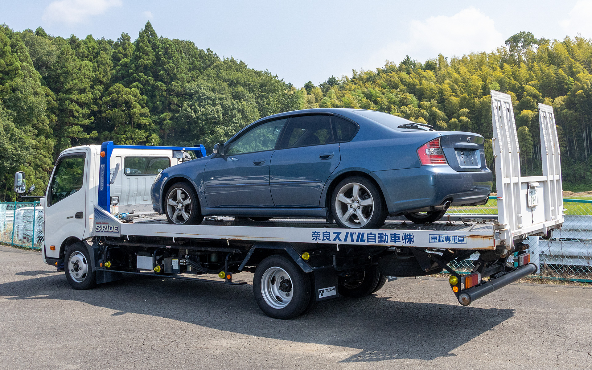 車両はトラブルなく走り切ることを目的に、エンジンオイルやミッションオイルなどの油脂類を交換。そのほか、ブレーキパッドの交換やブレーキキャリパーの作動確認など、基本的な整備のみを行なった状態で持ち込まれた