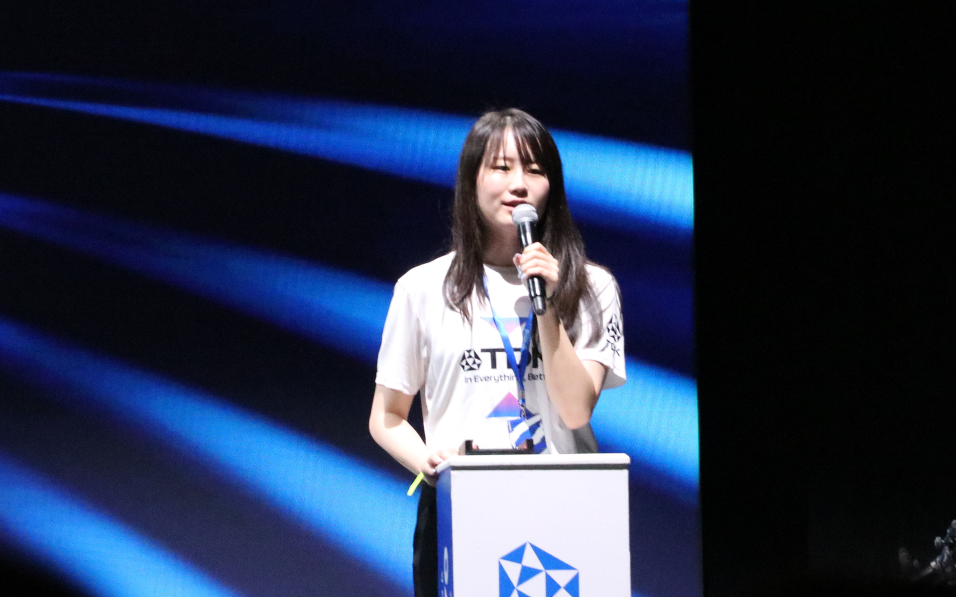 ステージではTDK株式会社 人事部採用担当の本田なごみ氏が司会進行を務めた