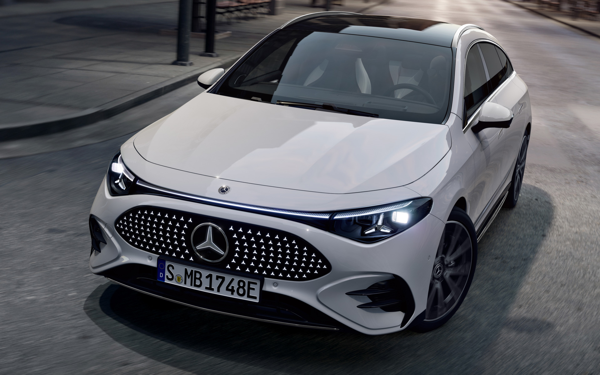 CLA 200 Shooting Brake with EQ Technology（欧州仕様車）
