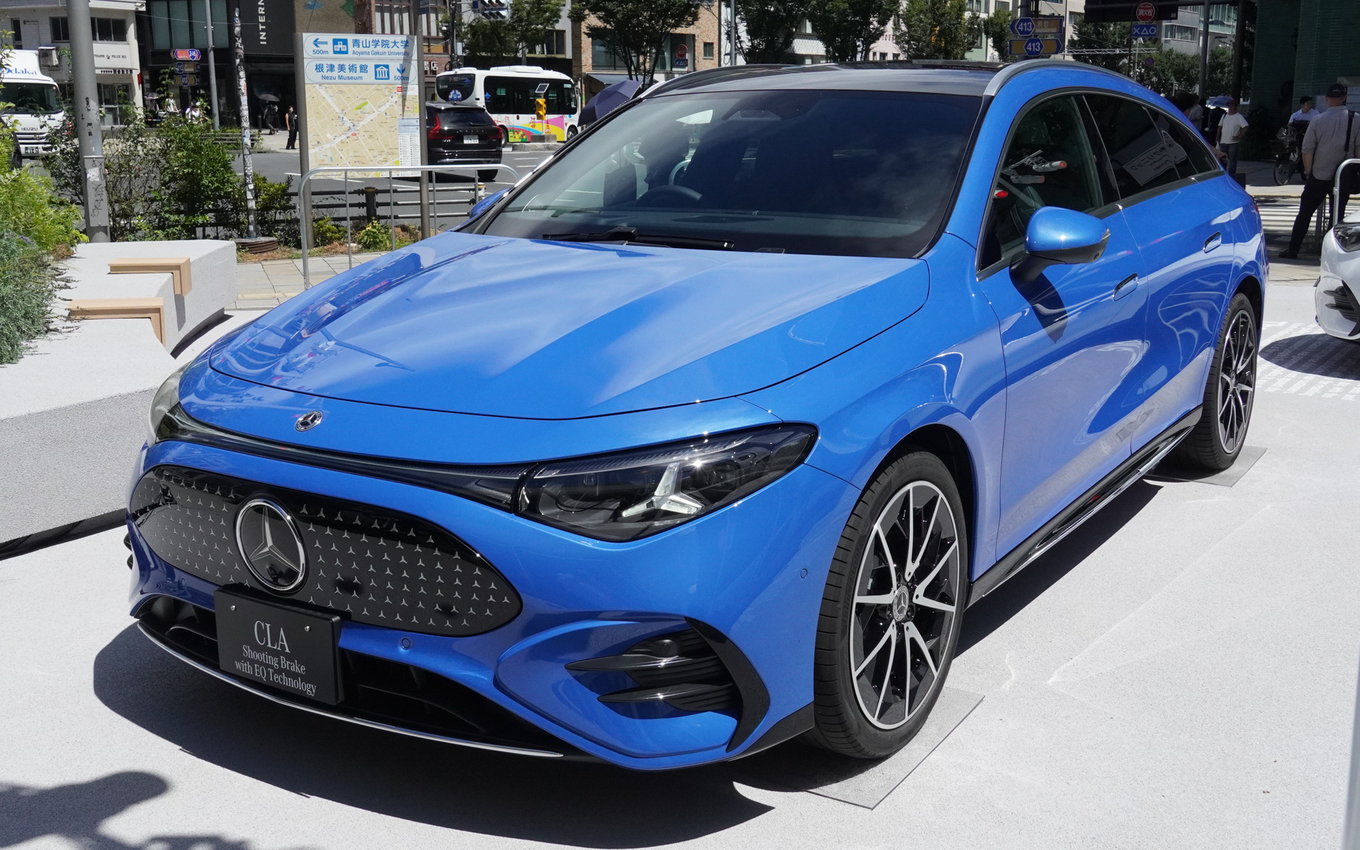 展示されたCLA200 Shooting Brake with EQ Technology