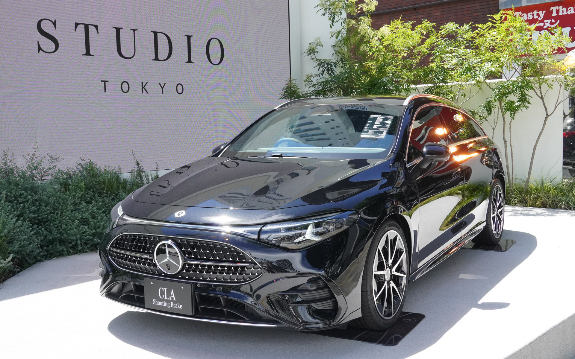 ハイブリッドのCLA220 Shooting Brake