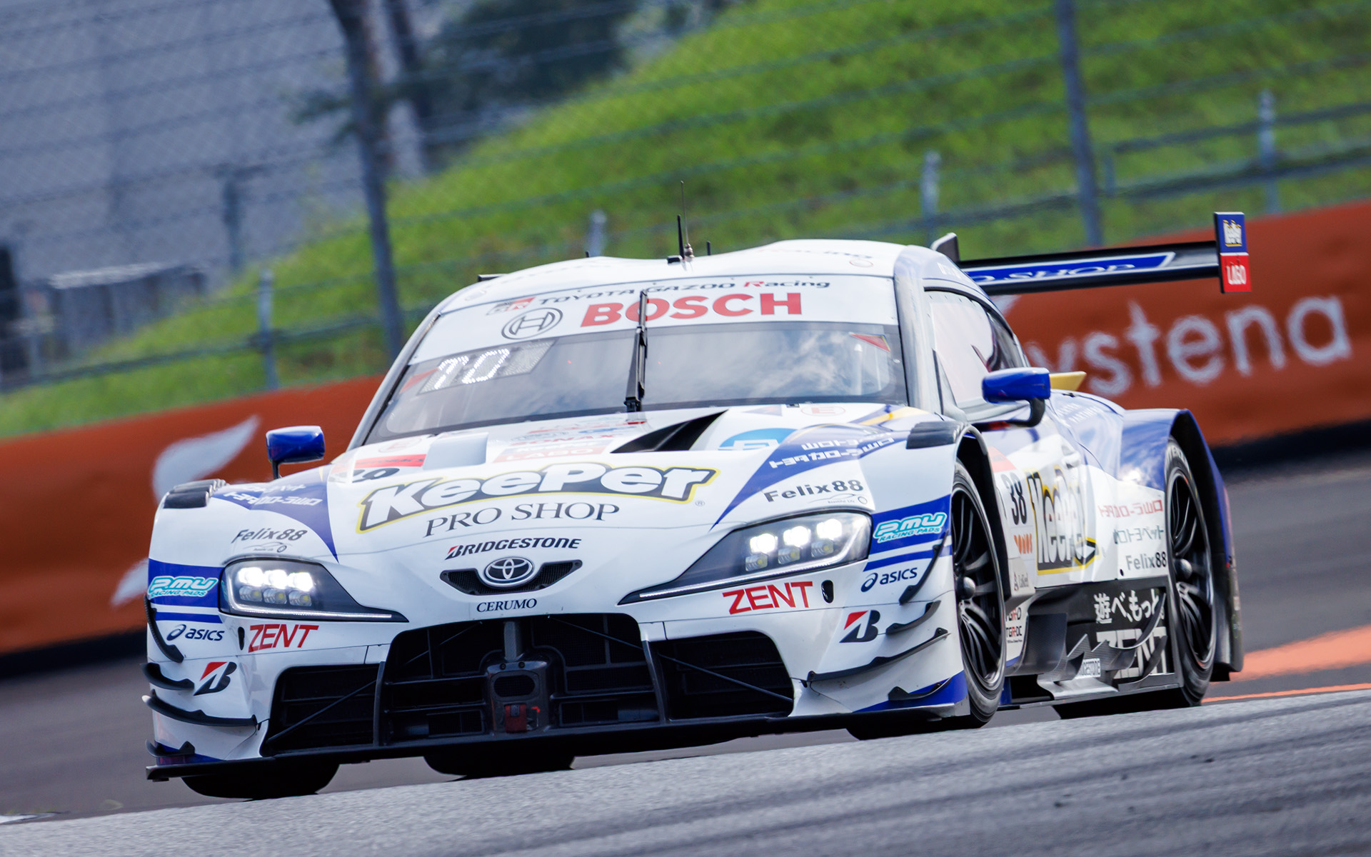 トヨタ勢のトップは4位の38号車 KeePer CERUMO GR Supra（大湯都史樹/小林利徠斗組、BS）