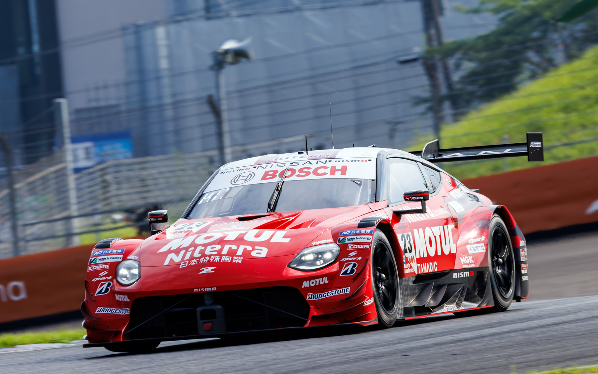 日産勢のトップは8位の23号車 MOTUL Niterra Z