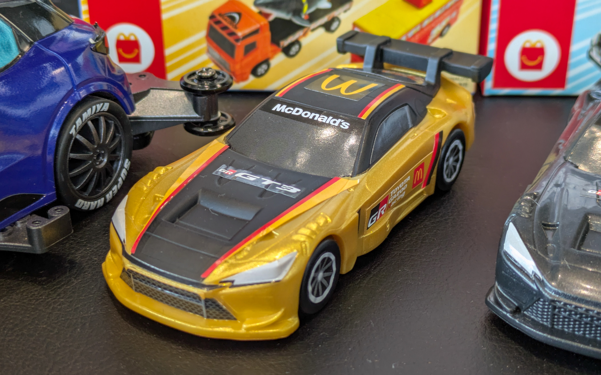ハッピーセットのオマケの「ひみつのおもちゃ」として登場した「GR GT3」