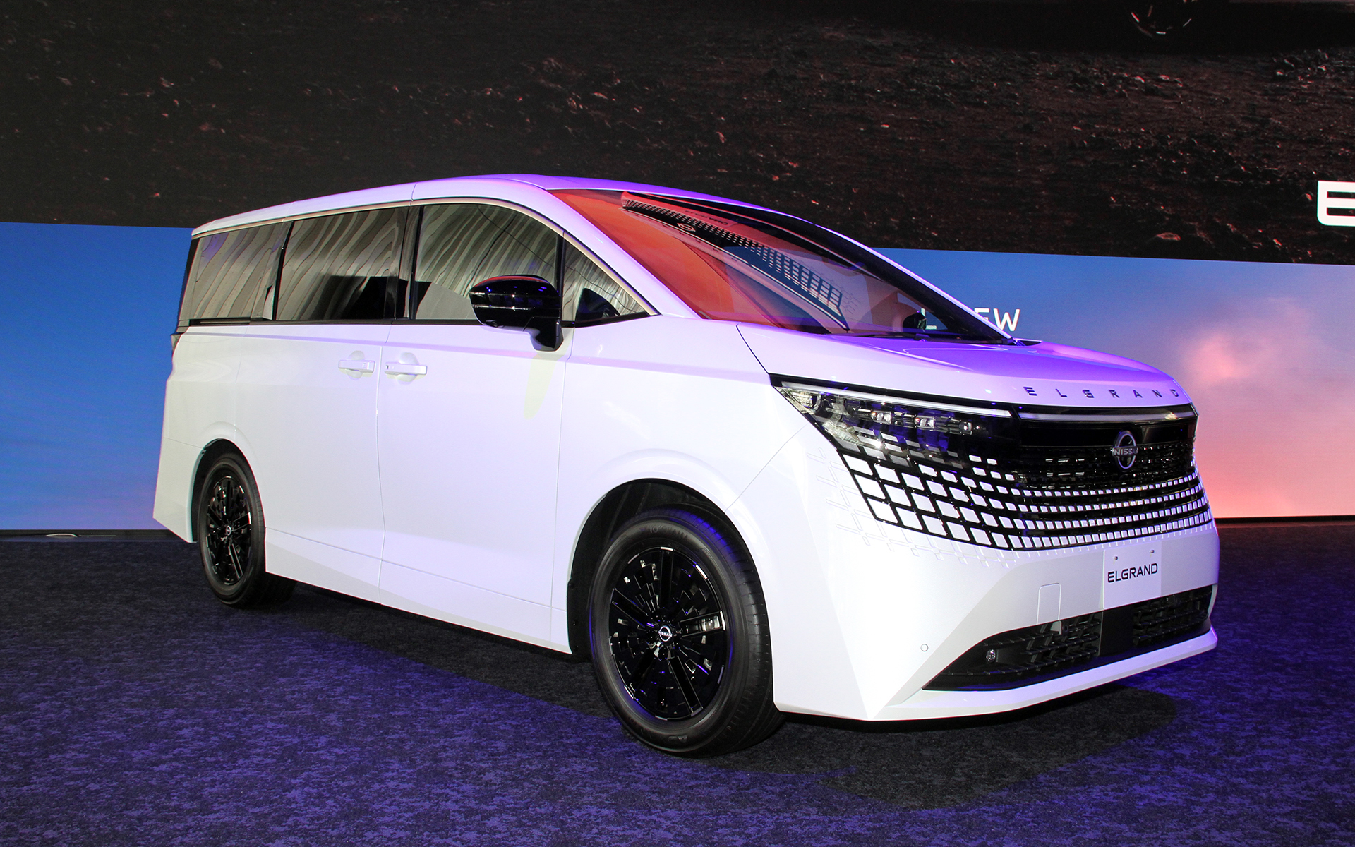 新型「エルグランド」
