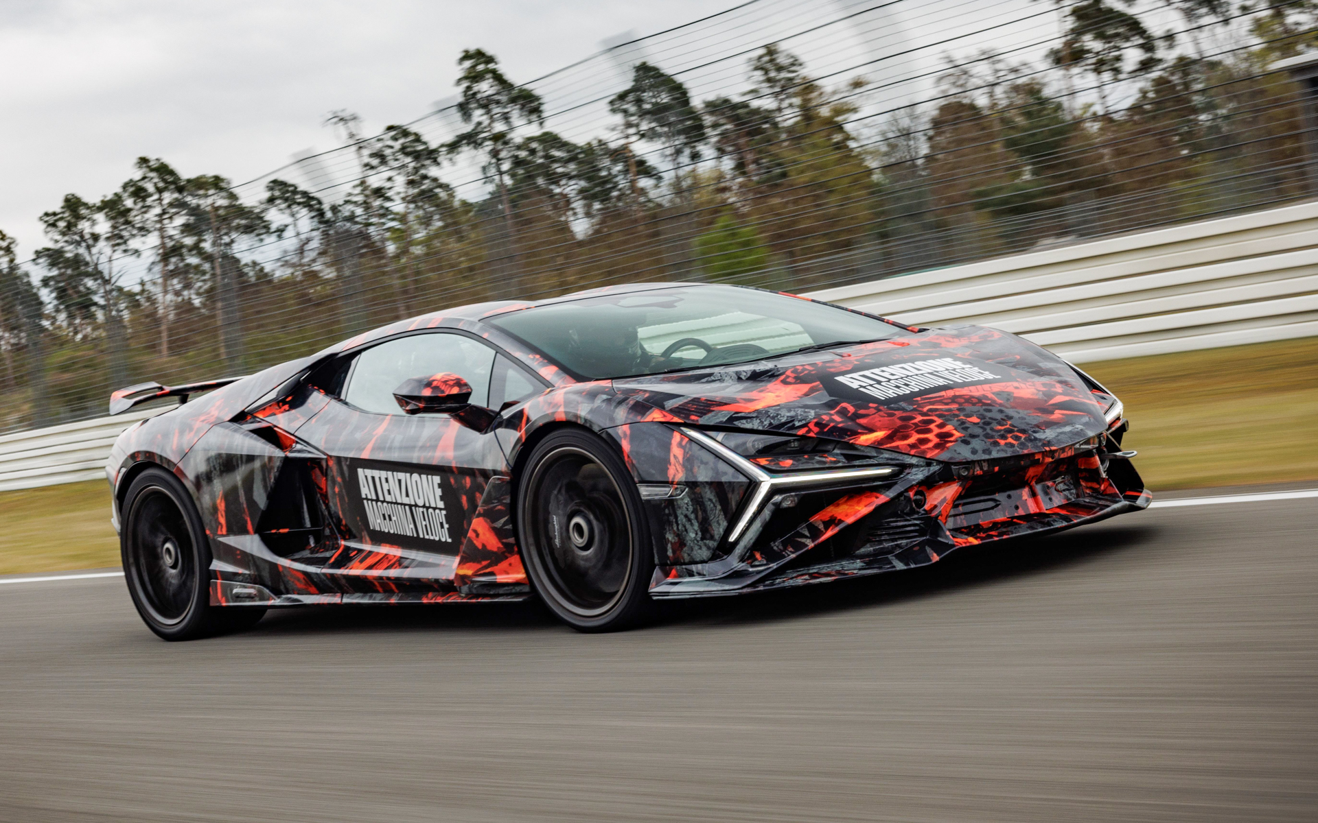 ランボルギーニの新型「レヴェルトSV」がホッケンハイムの最速ラップを記録した