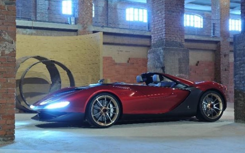 2013年のジュネーブショーで発表したPininfarina Sergio concept car on Ferrari mechanicals