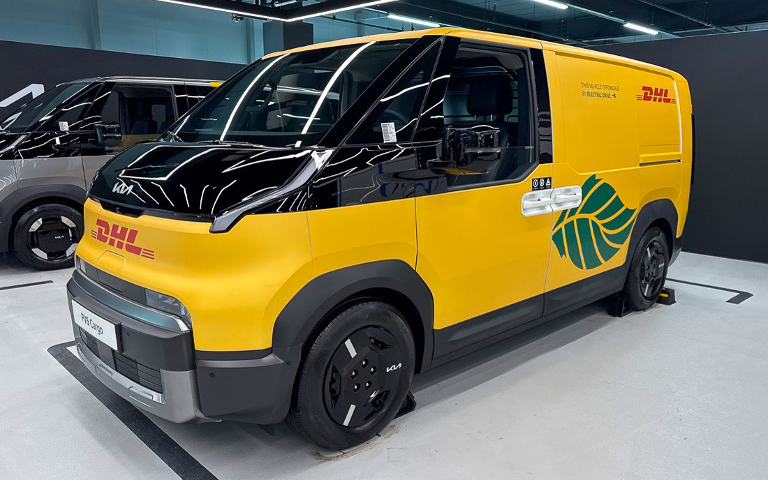 取材会場にはさまざまな車型の「PV5」が展示されていた