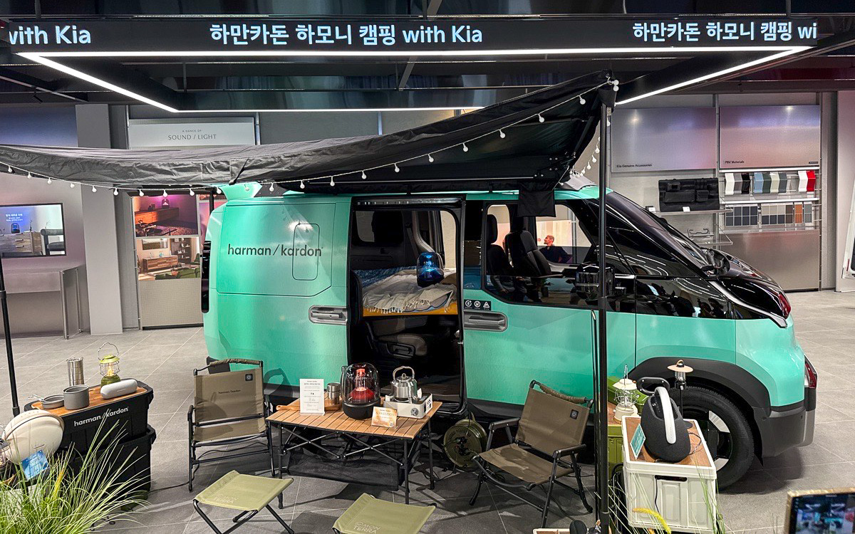 取材会場にはさまざまな車型の「PV5」が展示されていた