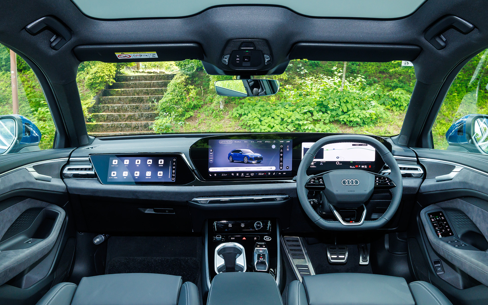 運転に集中できる操作環境と、ゆったりと上質で快適な空間を両立させたA6アバントのインテリア