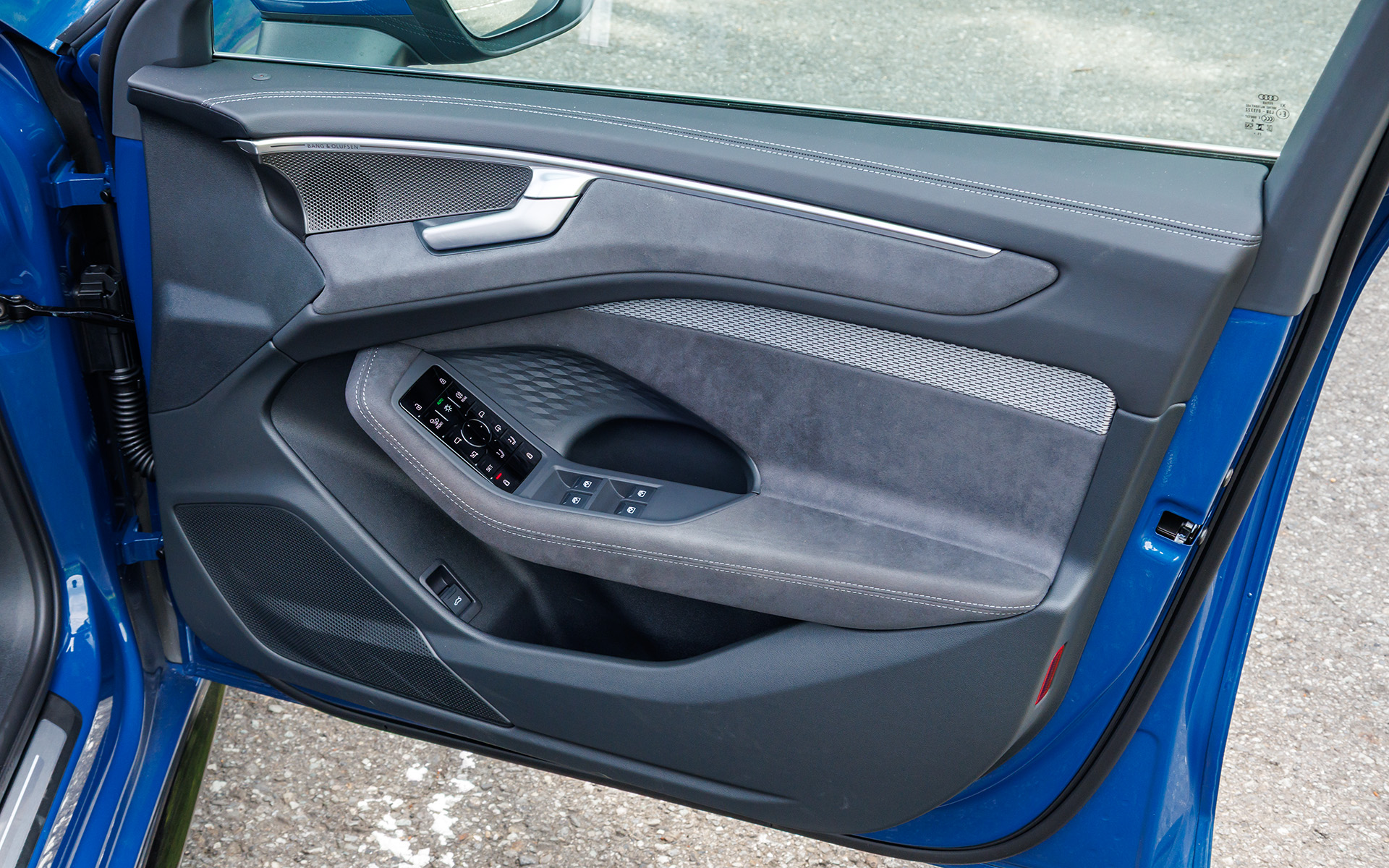 試乗車は「MMI experience proパッケージ」を選択しているので「Bang＆Olufsen 3Dプレミアムサウンドシステム (16スピーカー)」を搭載