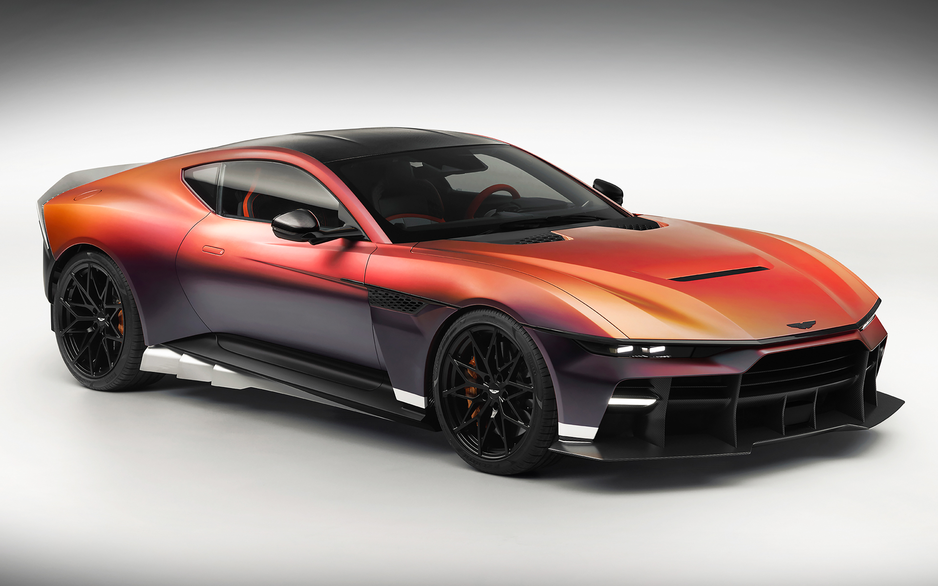 アストンマーティン新型「ヴァレン」