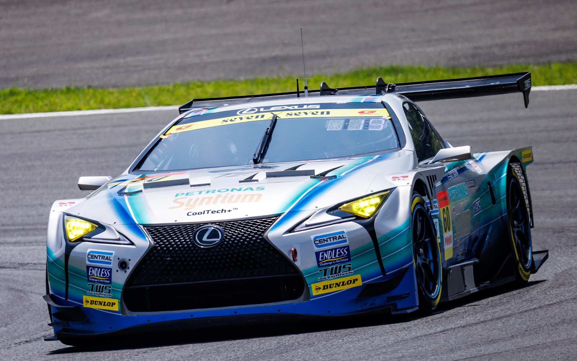 GT300クラスに参戦する60号車 Syntium LMcorsa LC500 GT（吉本大樹/河野駿佑組）