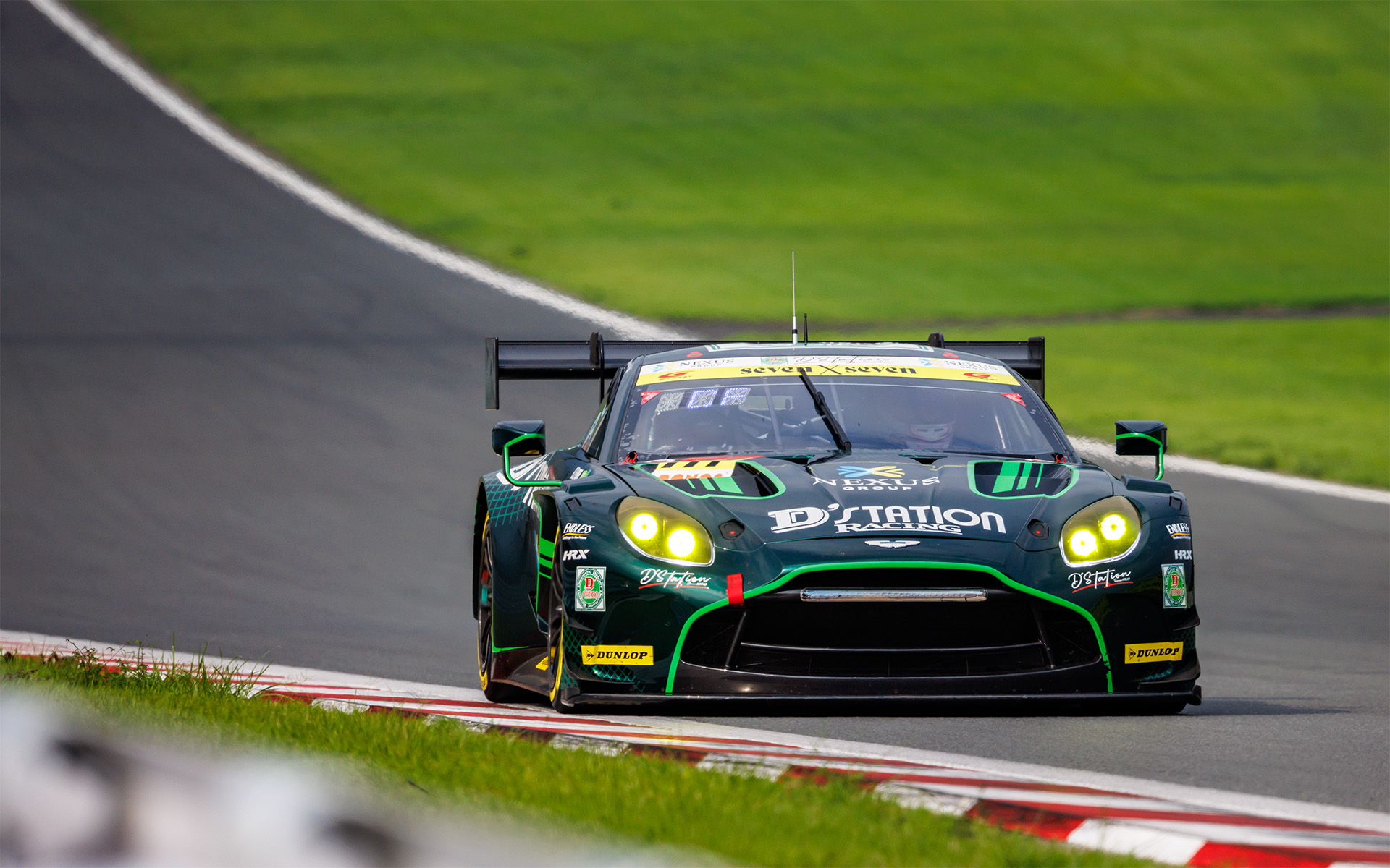 777号車 D'station Vantage GT3（藤井誠暢/チャーリー・ファグ組）