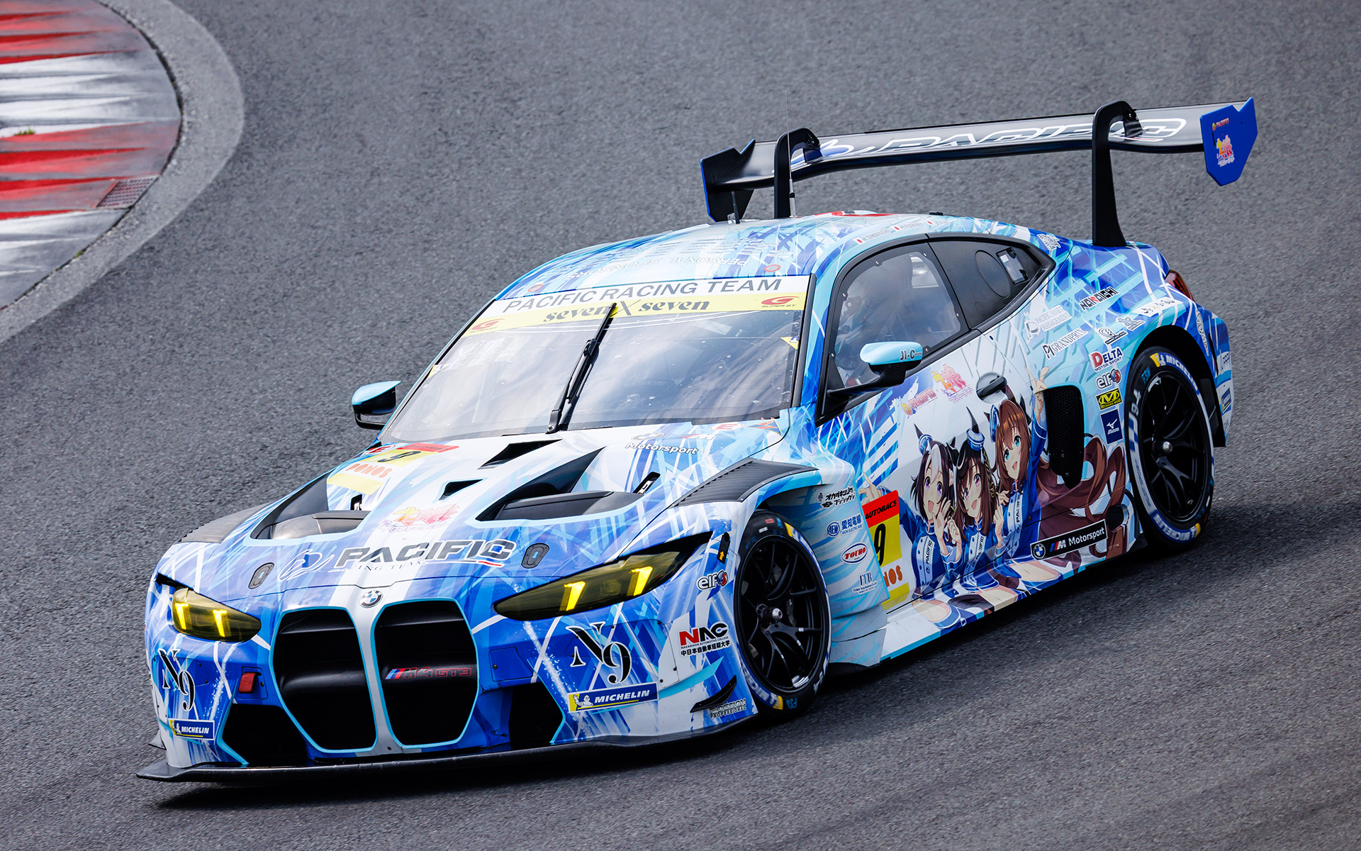 GT300に参戦している9号車 PACIFIC ウマ娘 NAC BMW（冨林勇佑/藤原優汰/久保凜太郎）
