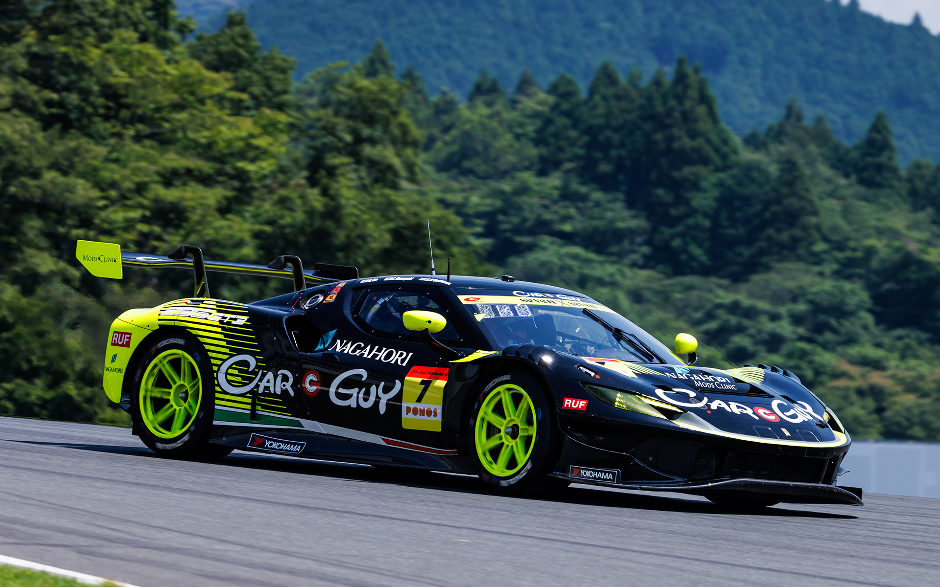 GT300に参戦している7号車 CARGUY Ferrari 296 GT3 EVO（ザック・オサリバン/梅垣清/伊東黎明）